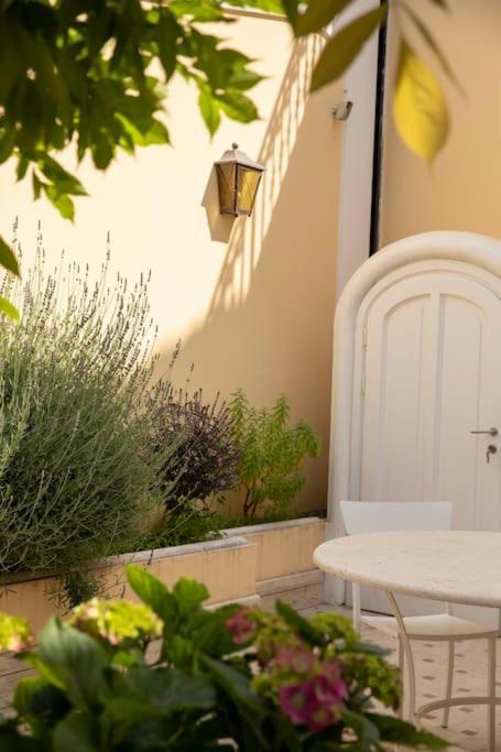 Villa Joey - Prestigious With Private Garage In The Heart Of *