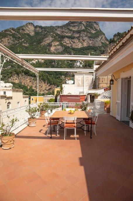 Joey - Prestigious With Private Garage In The Heart Of Positano