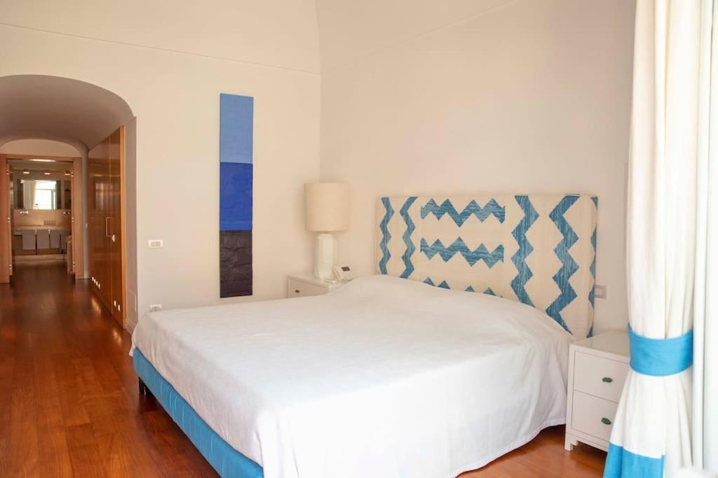 Joey - Prestigious With Private Garage In The Heart Of Positano