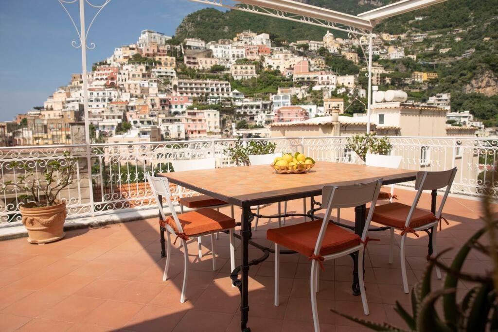 Joey - Prestigious With Private Garage In The Heart Of *