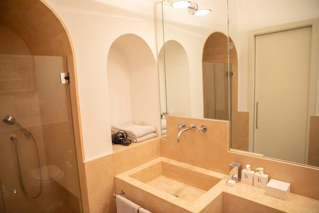 Joey - Prestigious With Private Garage In The Heart Of Villa