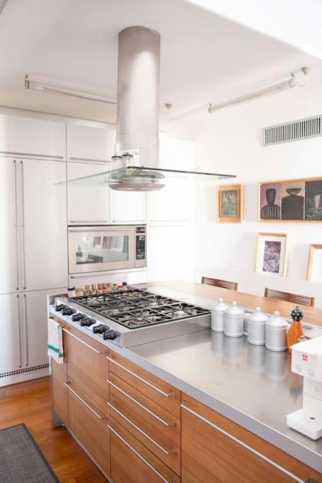 Joey - Prestigious With Private Garage In The Heart Of Positano