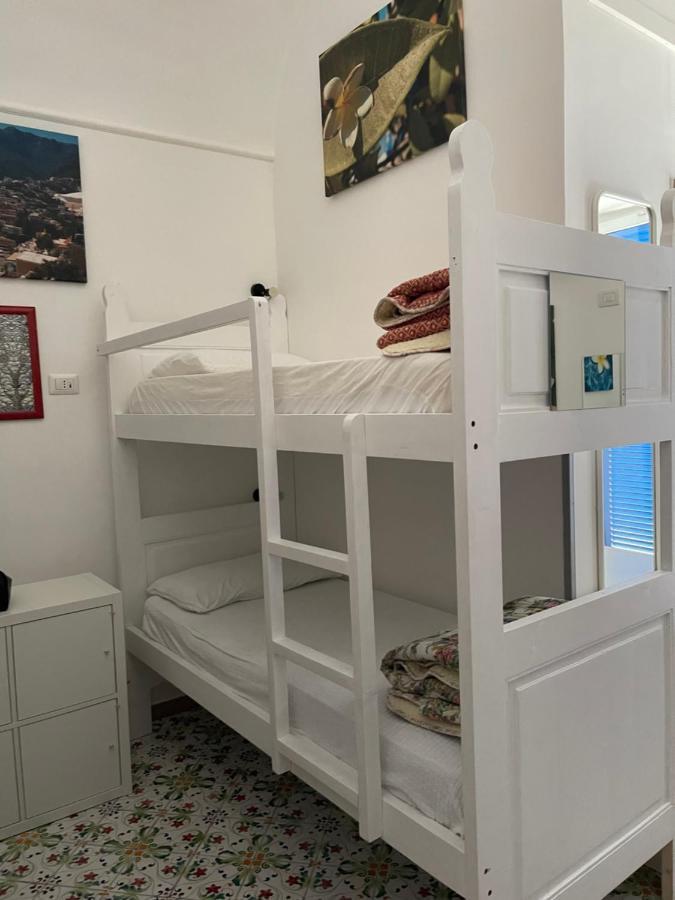 Brikette Hostel Positano