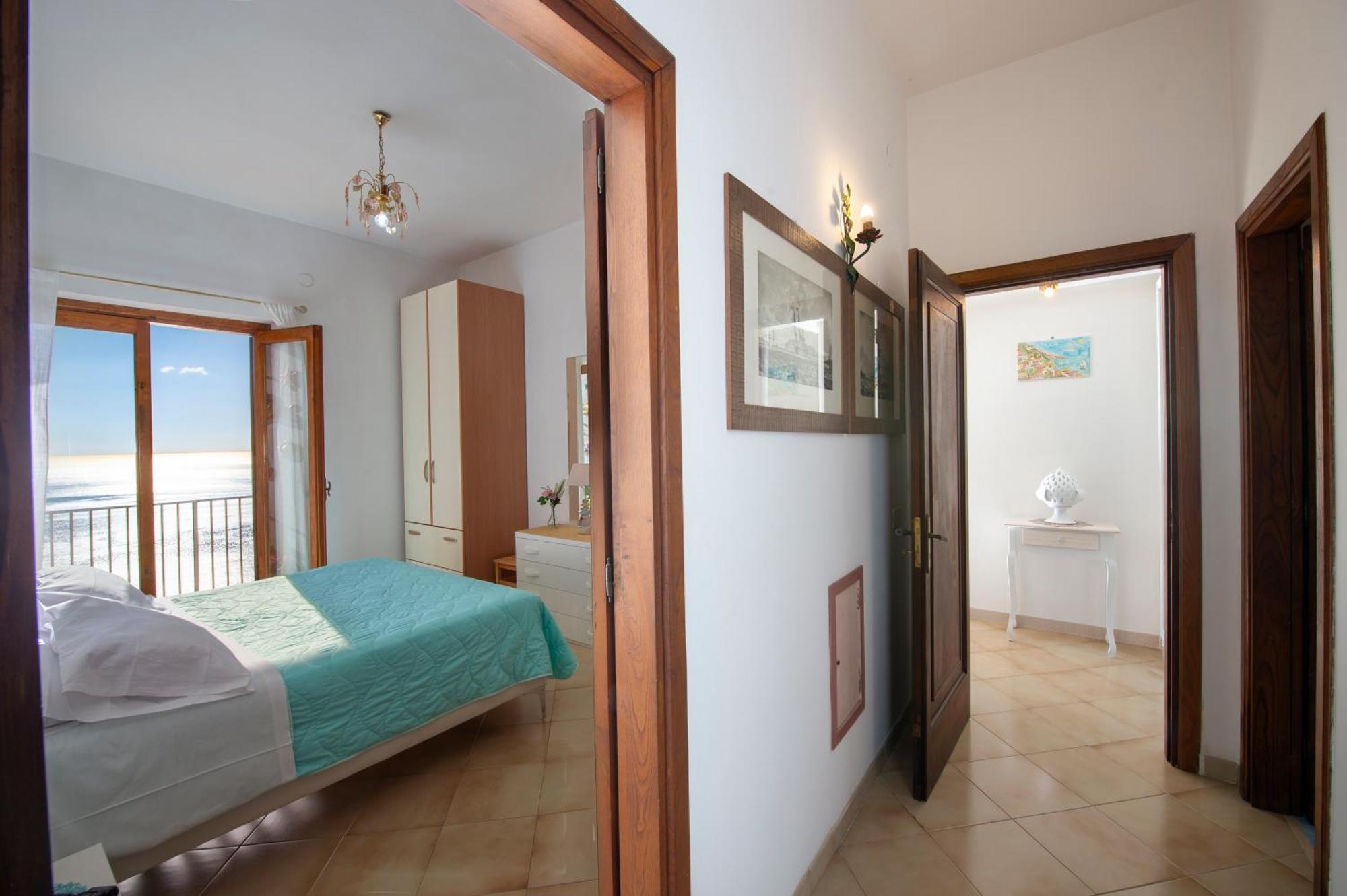 Casa Rossia, - Away From The Crowds