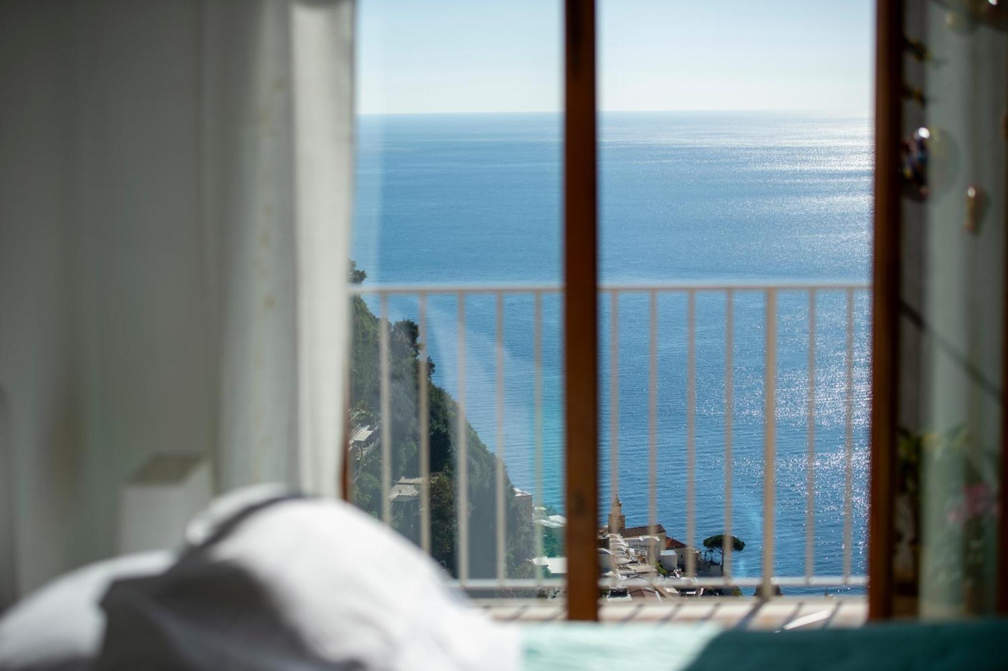 Casa Rossia, - Away From The Crowds *