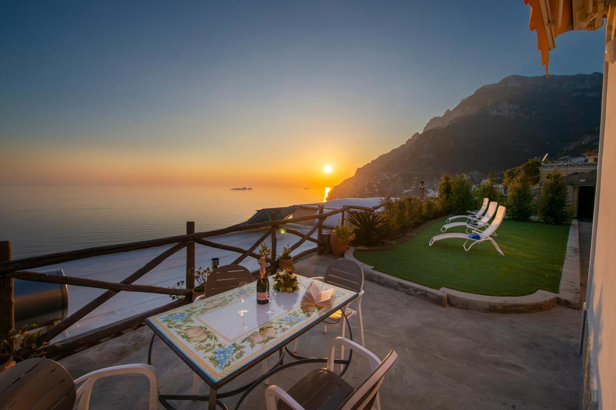 Aria Di Mare,near Elevator, Few Steps, Parking, Garden *