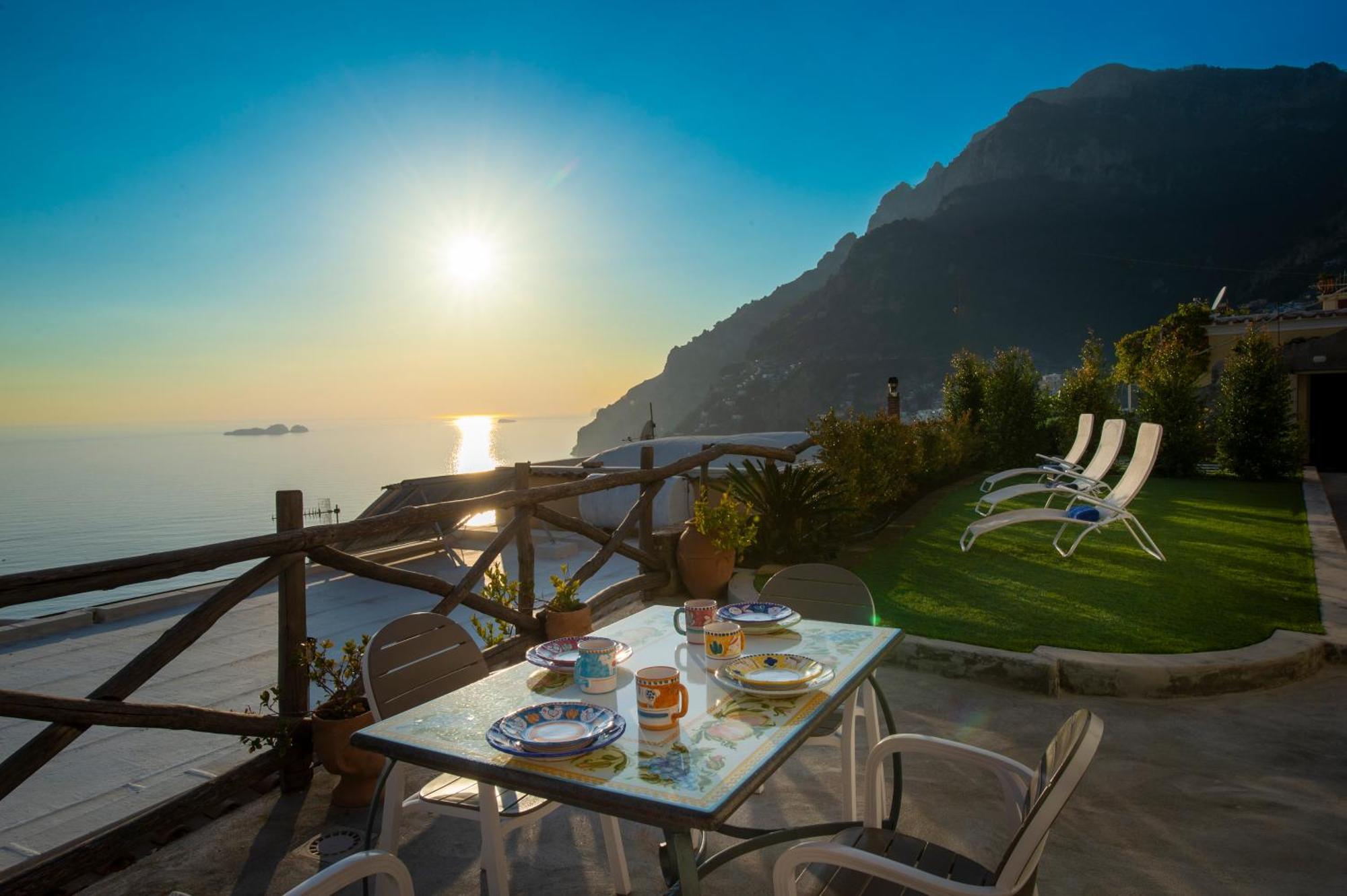 Aria Di Mare,near Elevator, Few Steps, Parking, Garden Apartment *
