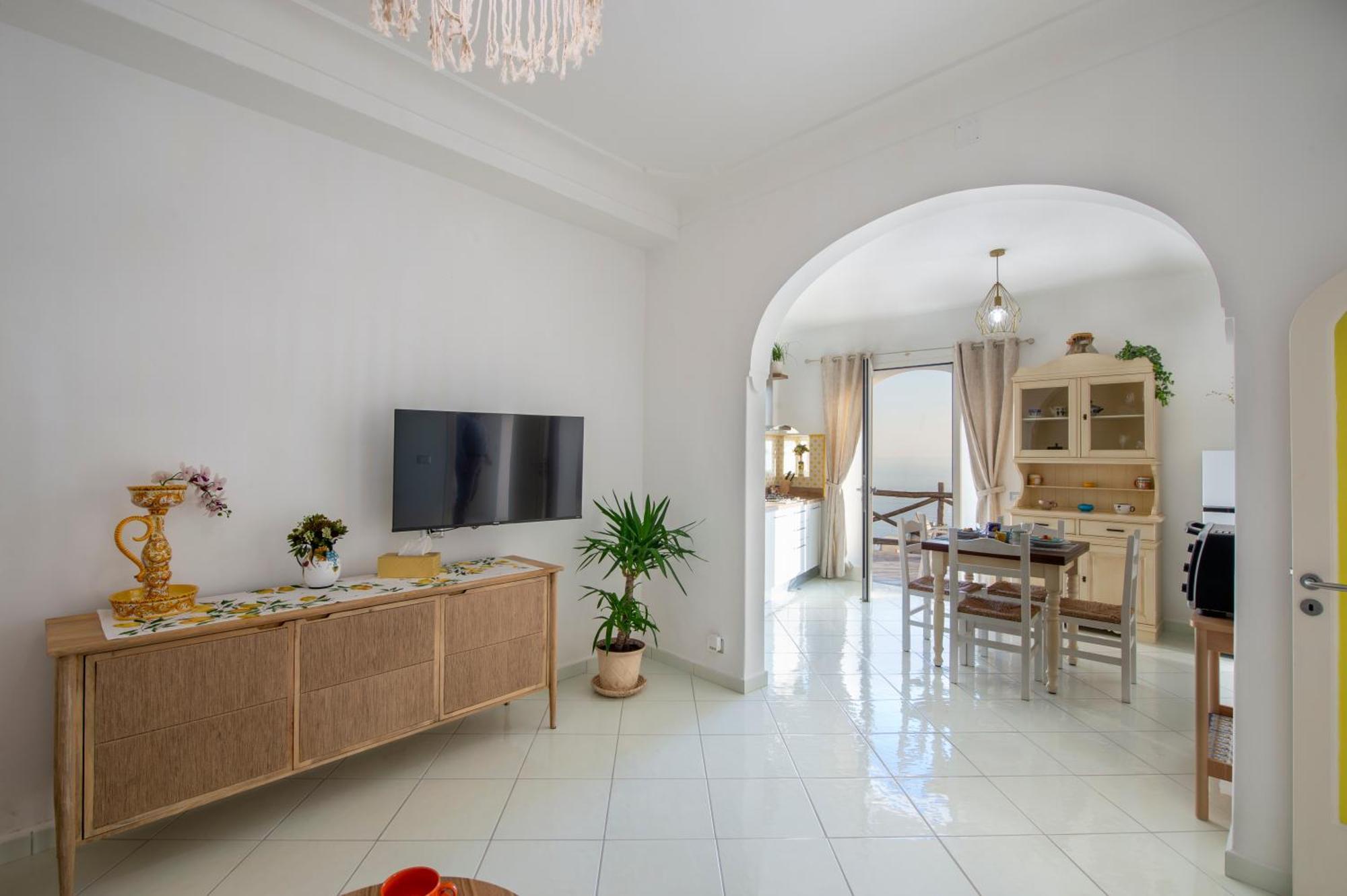 Apartment Aria Di Mare,near Elevator, Few Steps, Parking, Garden *