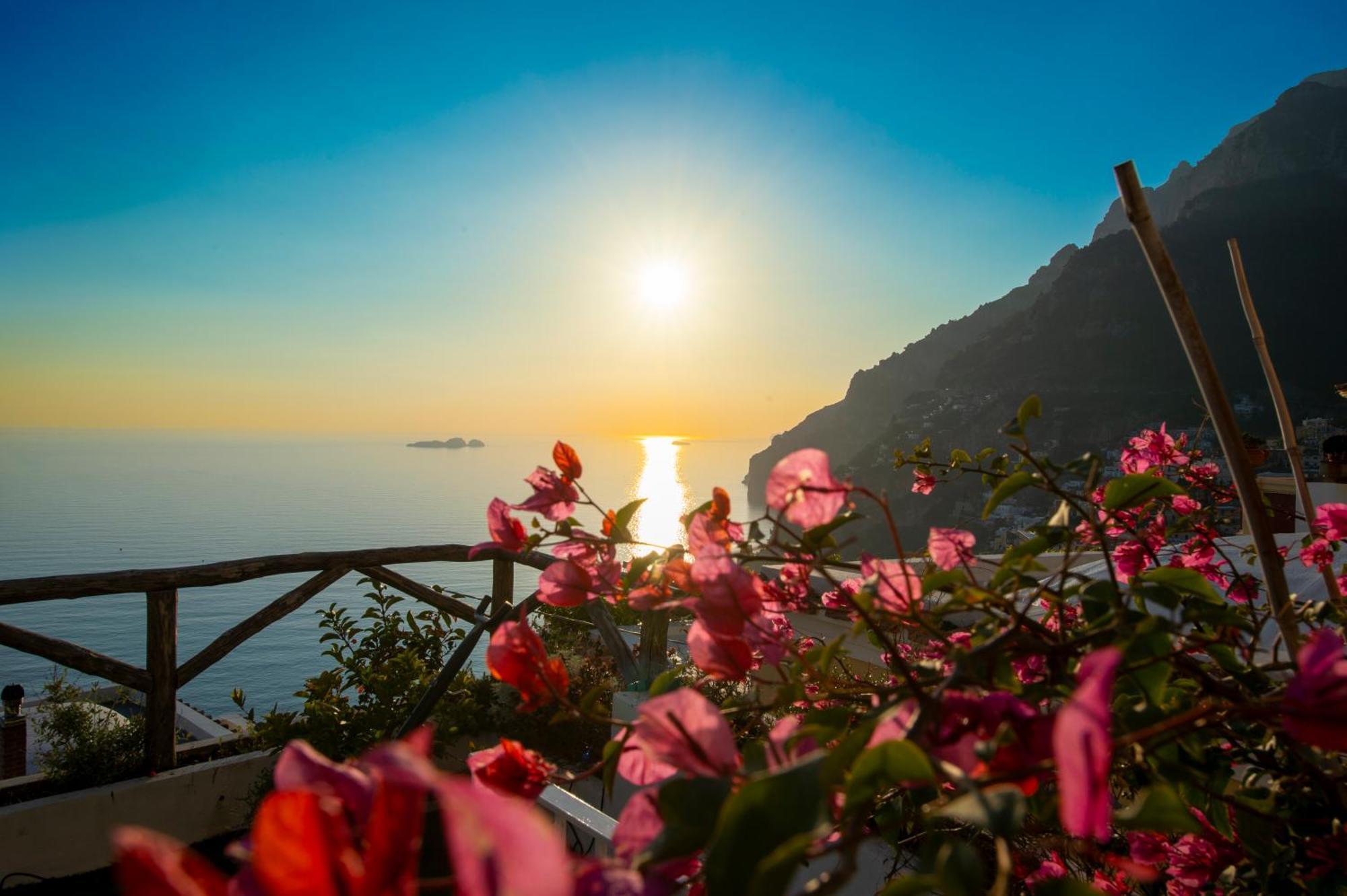 Apartment Aria Di Mare,near Elevator, Few Steps, Parking, Garden Positano