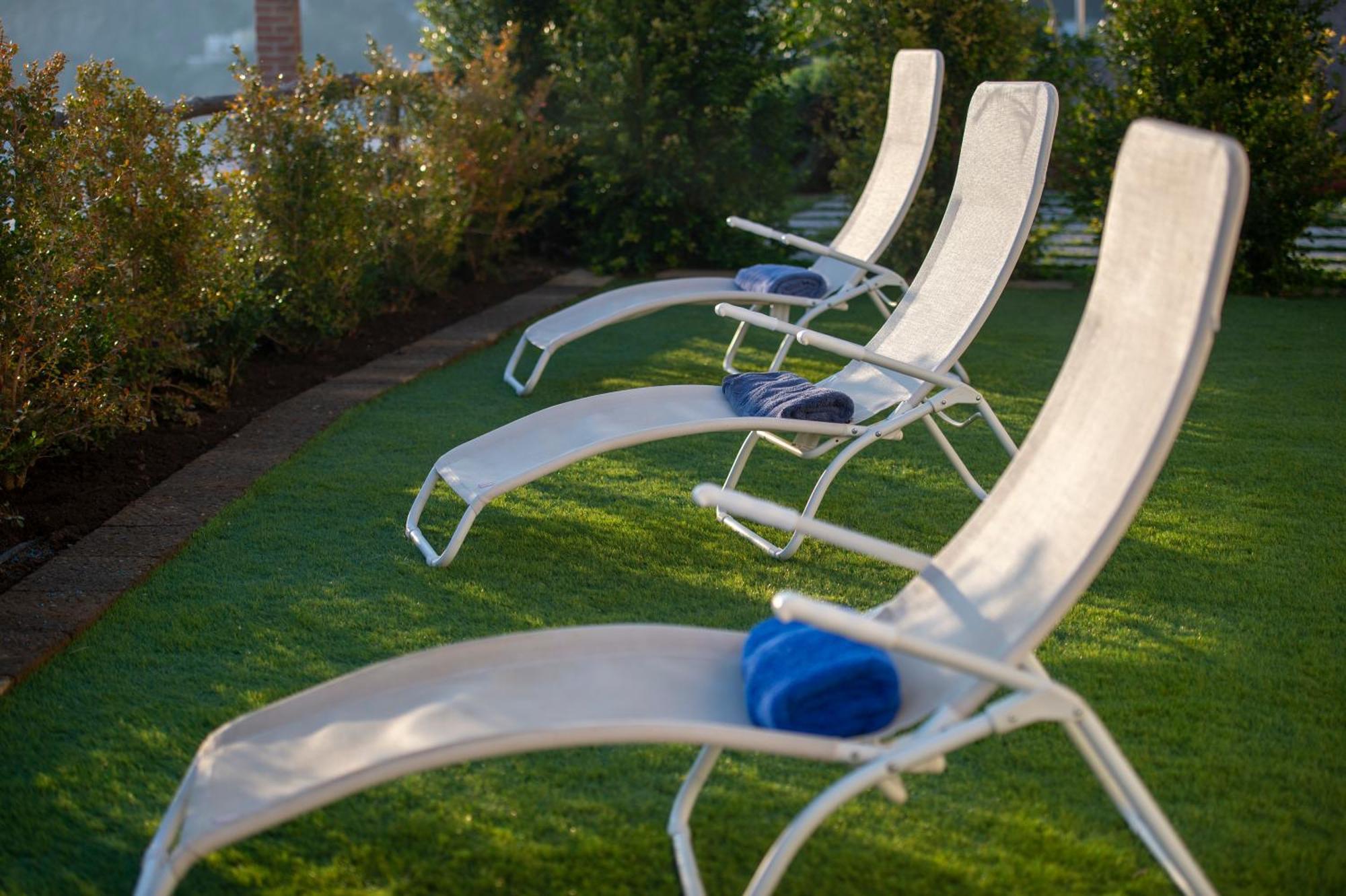 Aria Di Mare,near Elevator, Few Steps, Parking, Garden *