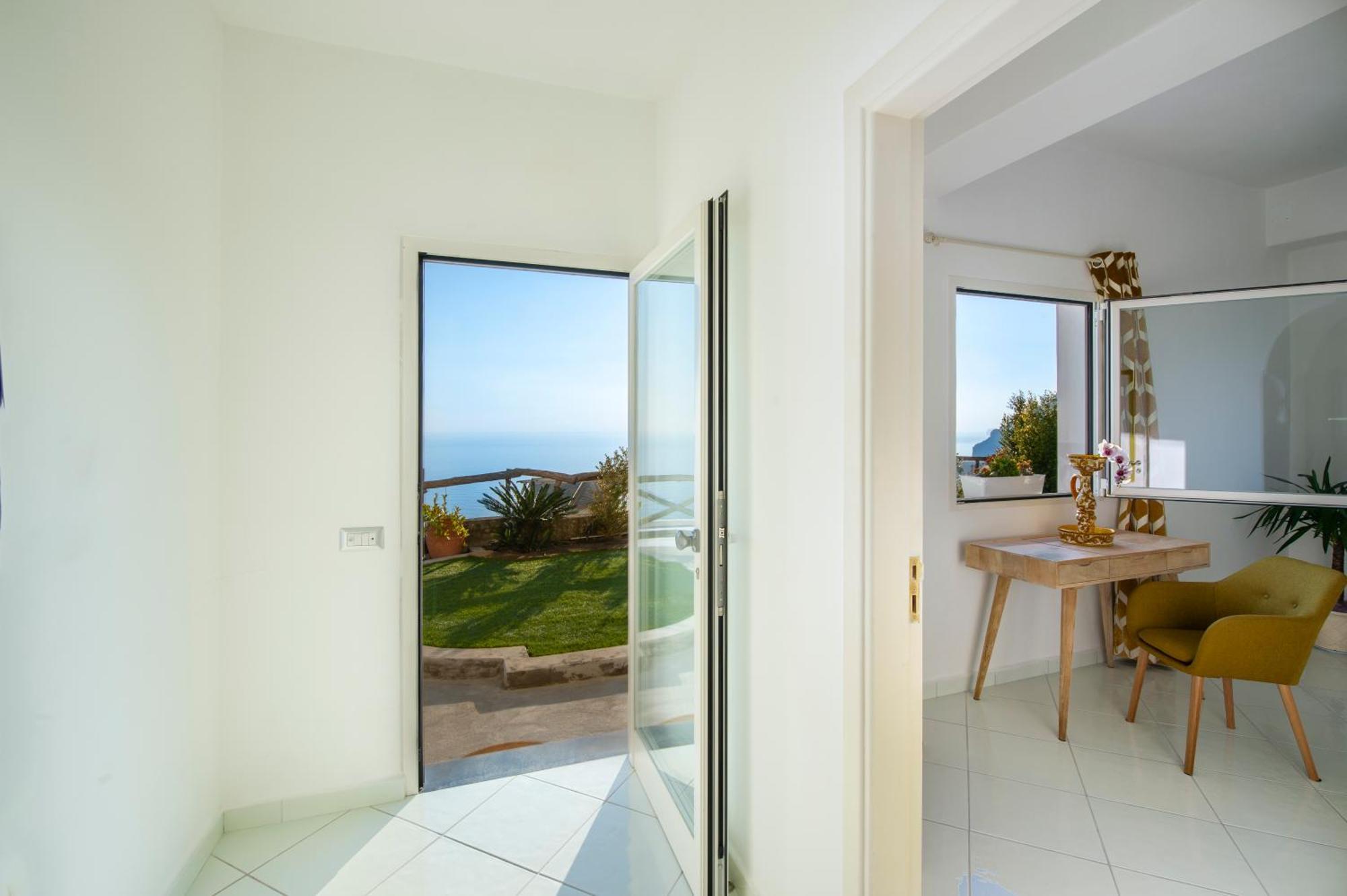 Aria Di Mare,near Elevator, Few Steps, Parking, Garden Positano