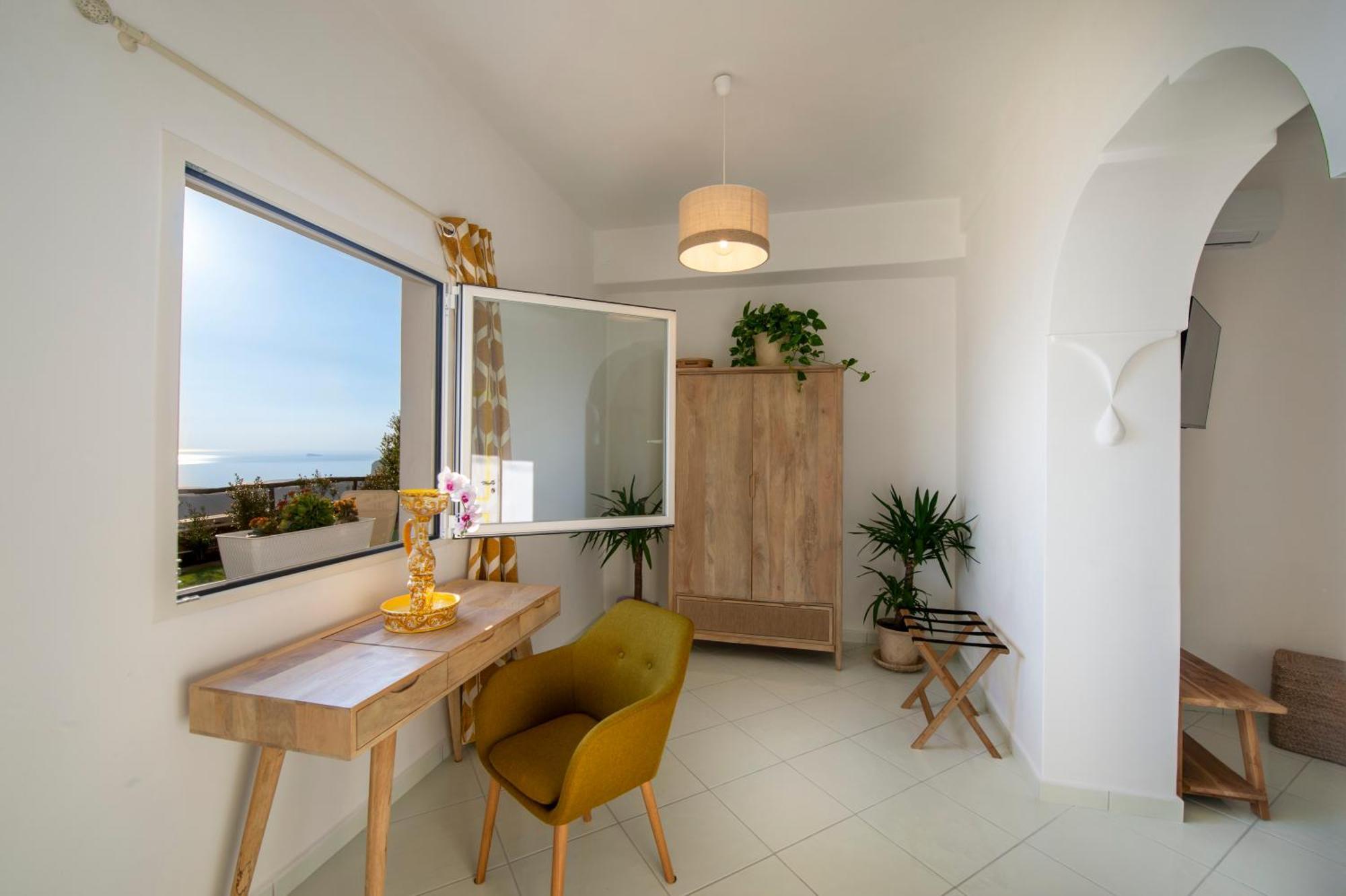 Apartment Aria Di Mare,near Elevator, Few Steps, Parking, Garden Positano