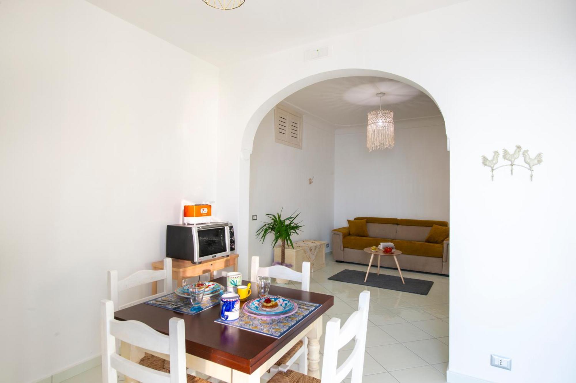 Aria Di Mare,near Elevator, Few Steps, Parking, Garden Apartment