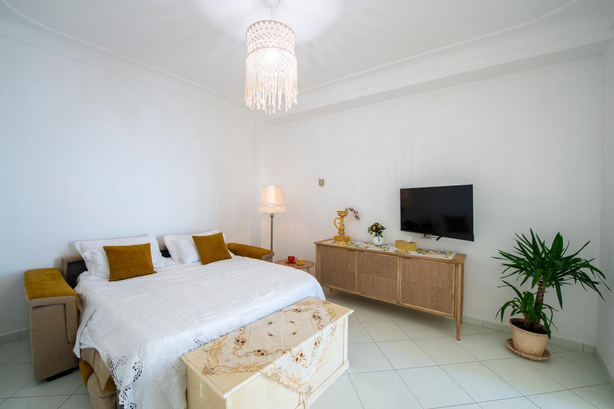 Aria Di Mare,near Elevator, Few Steps, Parking, Garden