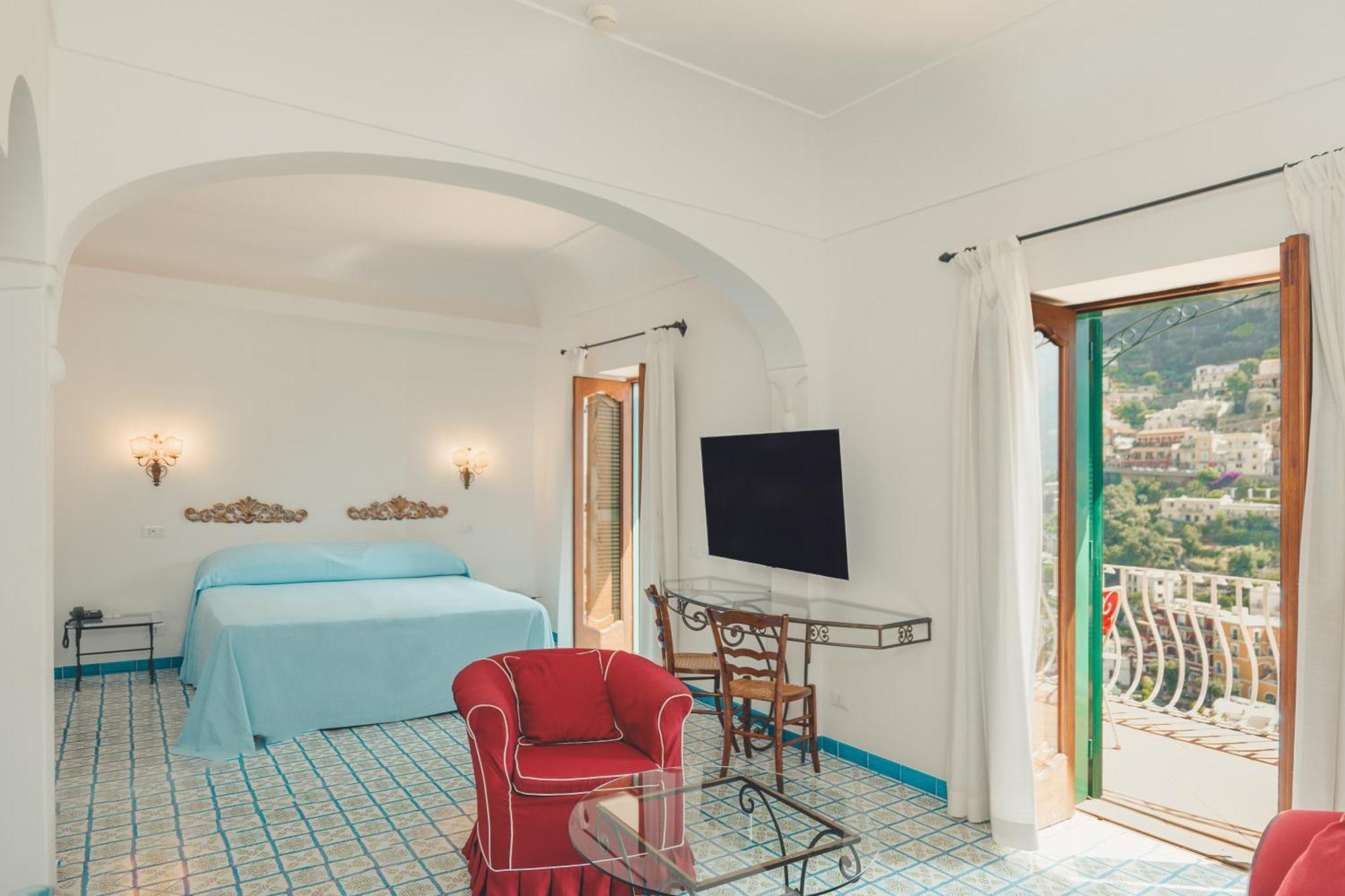 Poseidon Hotel 4*