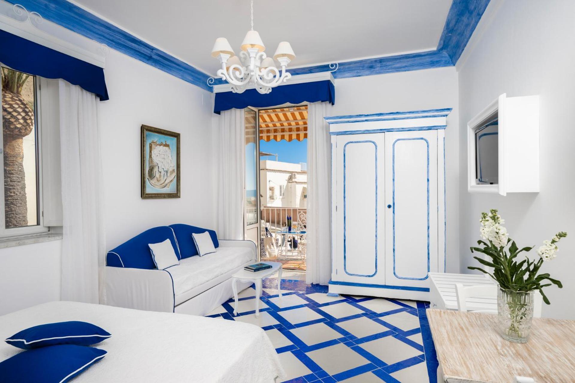 Flavio Gioia Aparthotel 3*