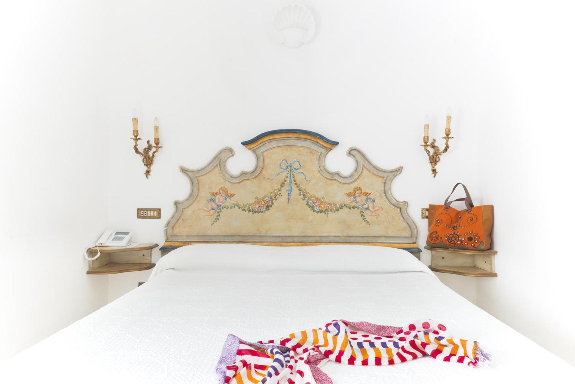 Aparthotel Flavio Gioia 3*