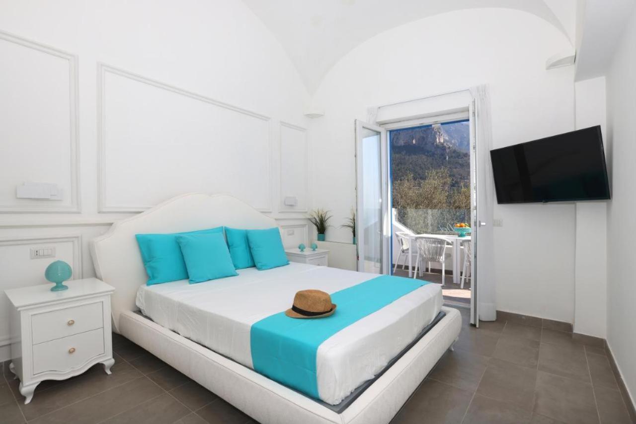 Villa Dei Srls - *