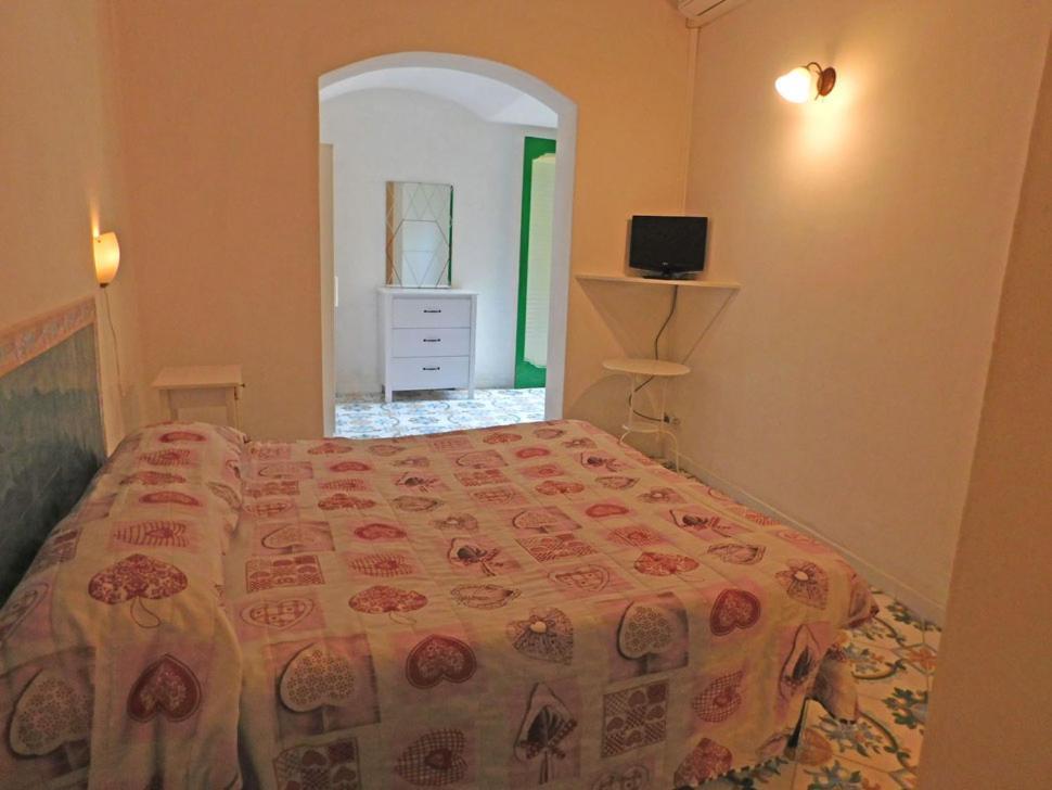 Bed & Breakfast 14/7 In Positano