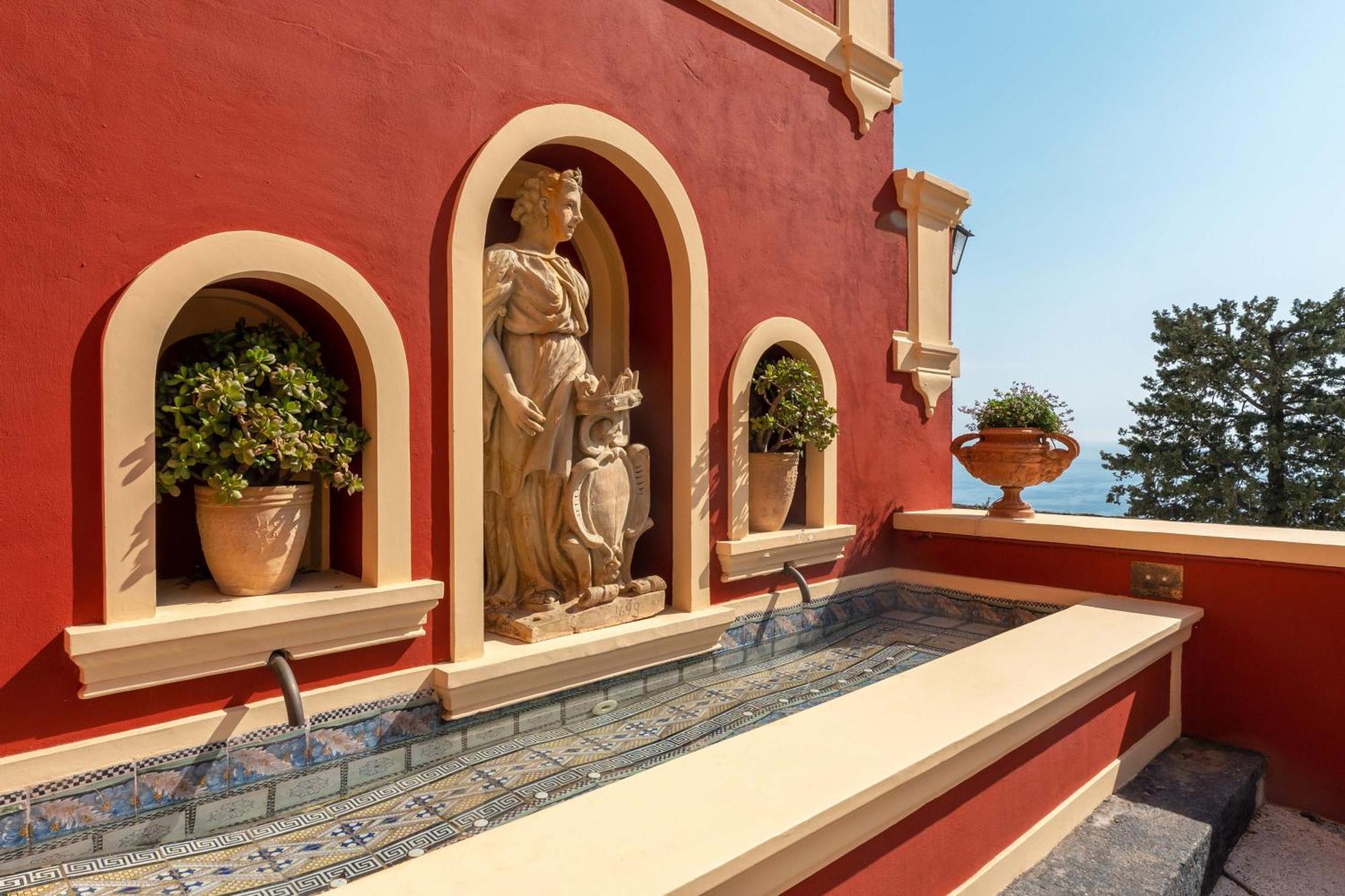 Villa - Palazzo Santa Croce *