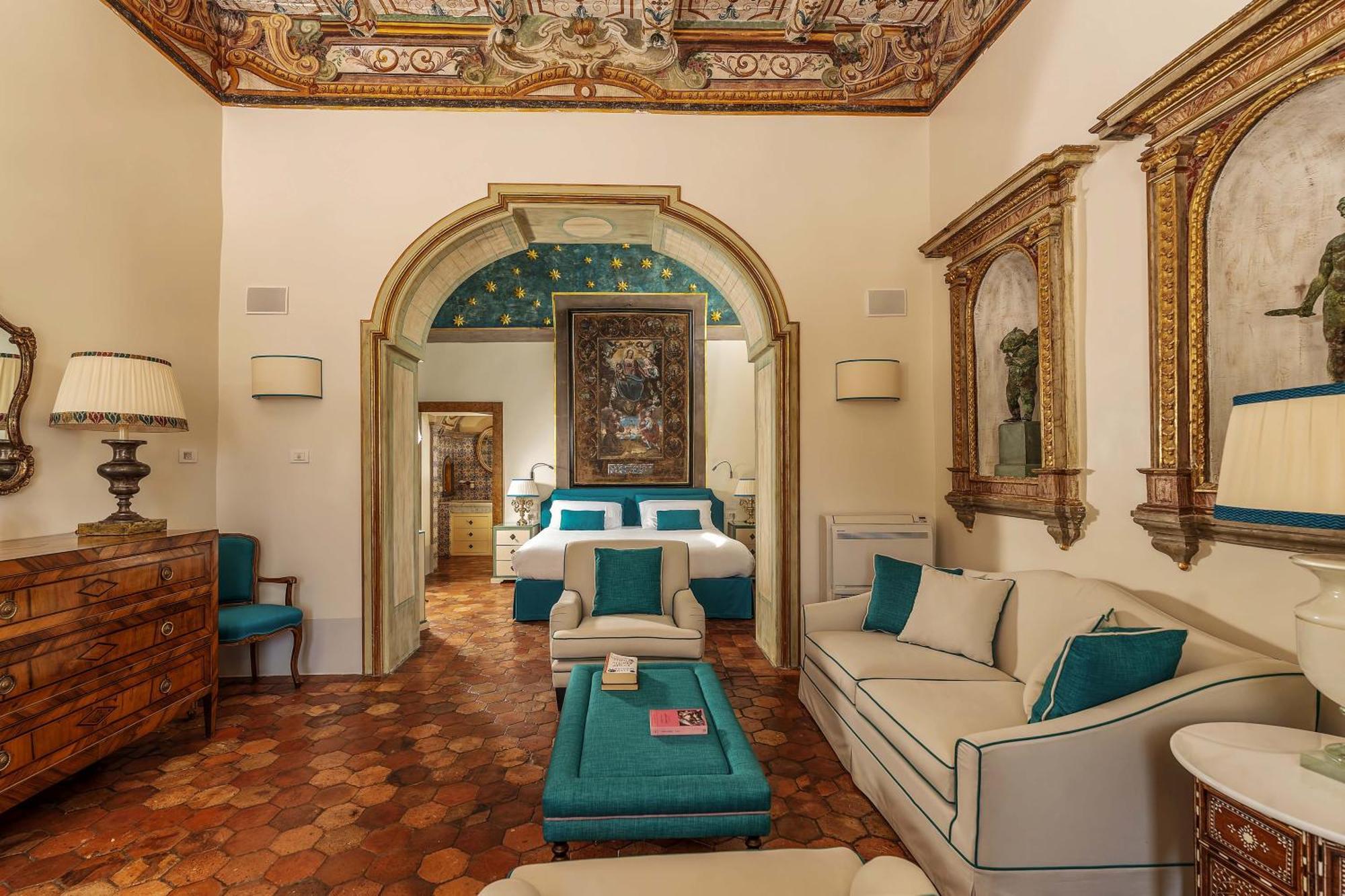 - Palazzo Santa Croce Positano