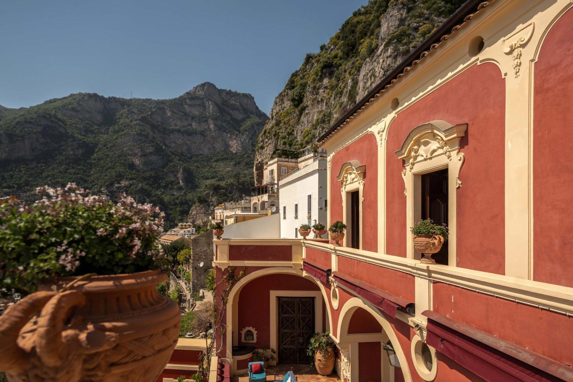 - Palazzo Santa Croce Positano