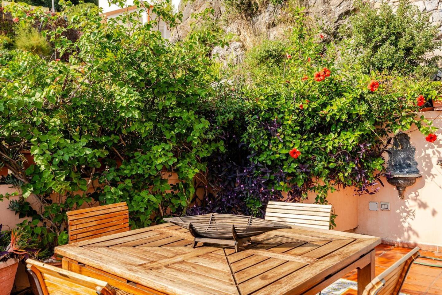 Casa Fefe Holiday home *