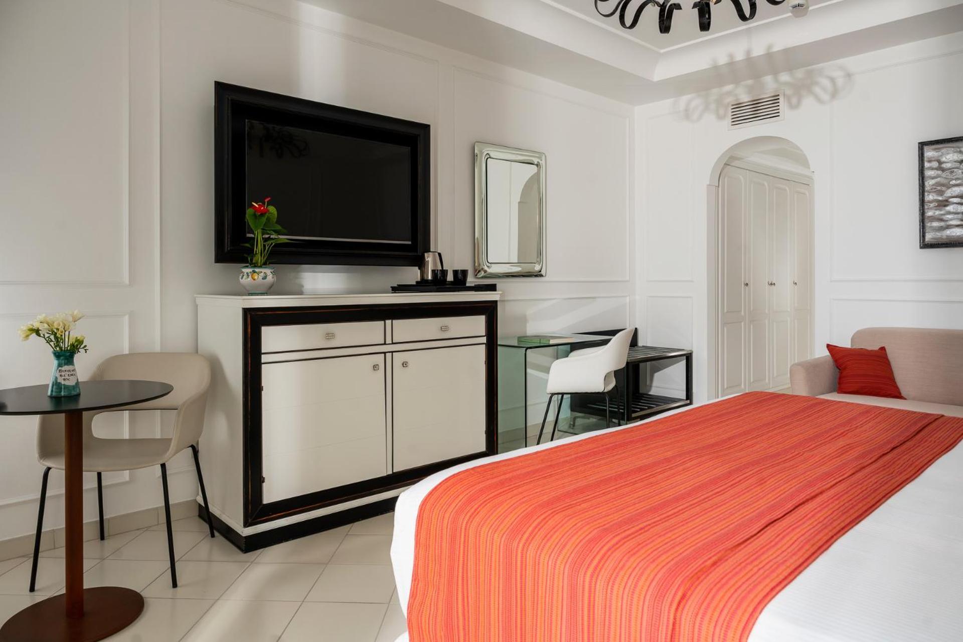 Eden Roc Hotel 4*
