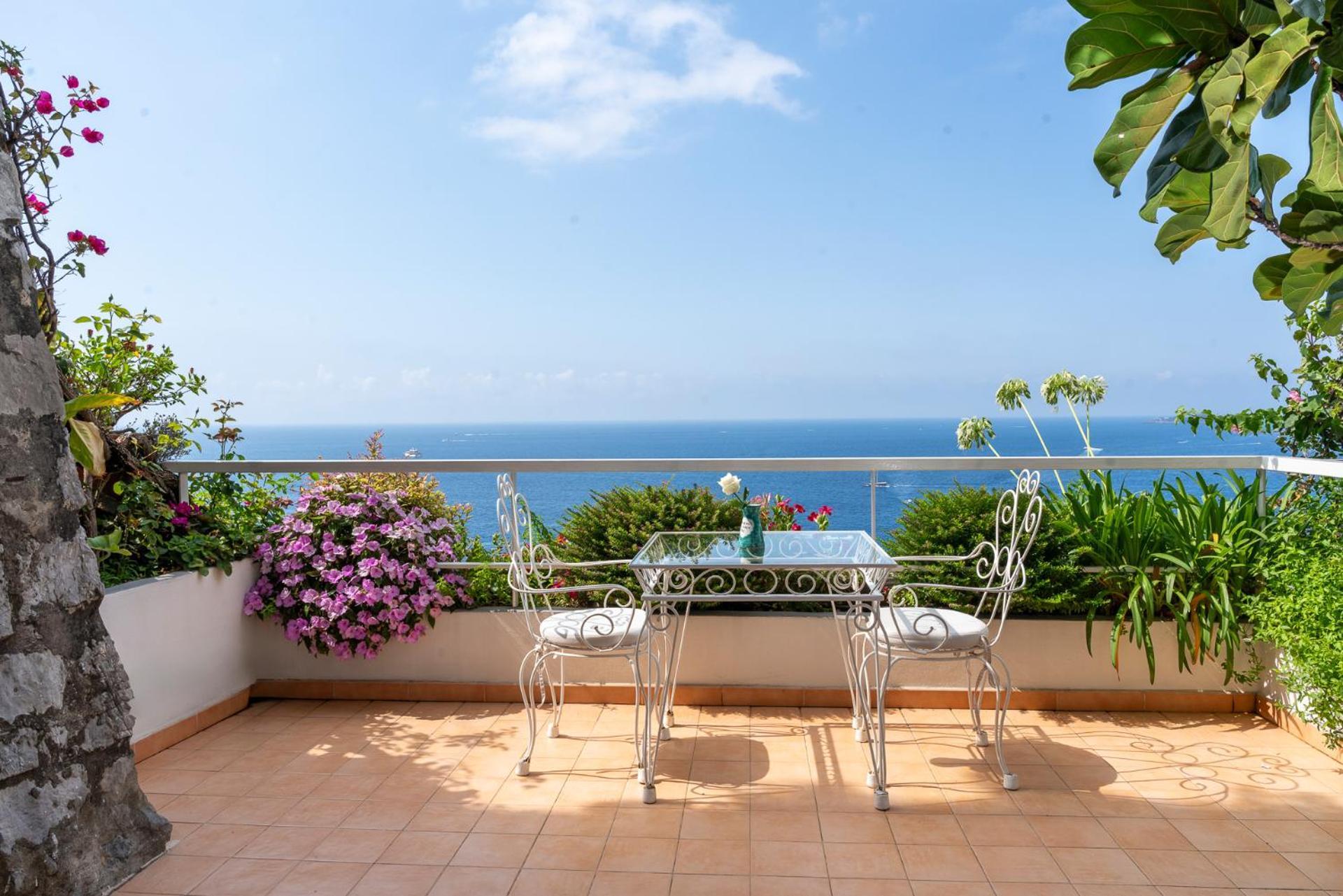 Eden Roc Hotel 4*