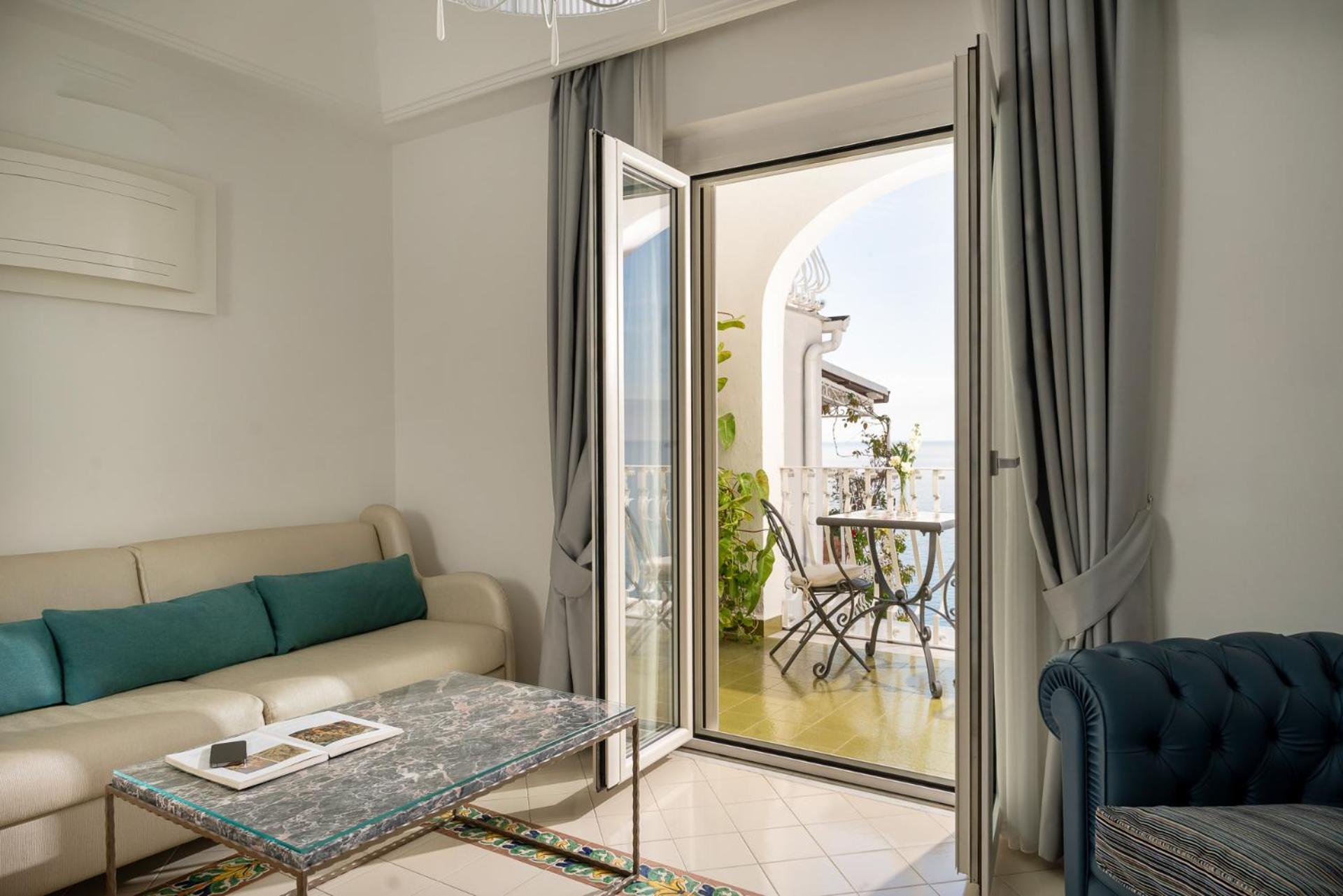 Eden Roc Hotel 4*