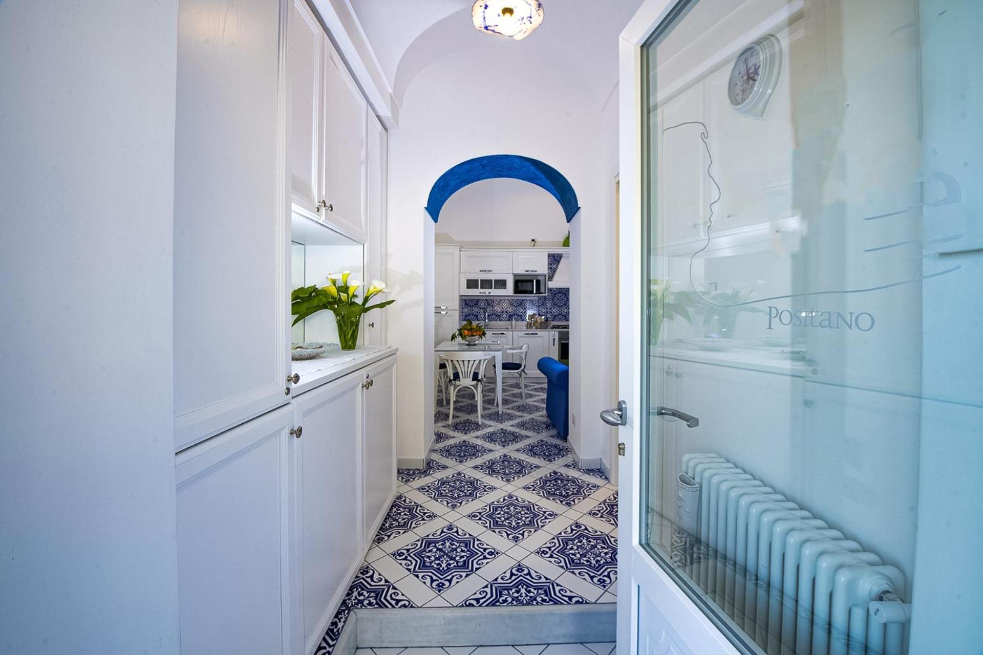 - Maison *
