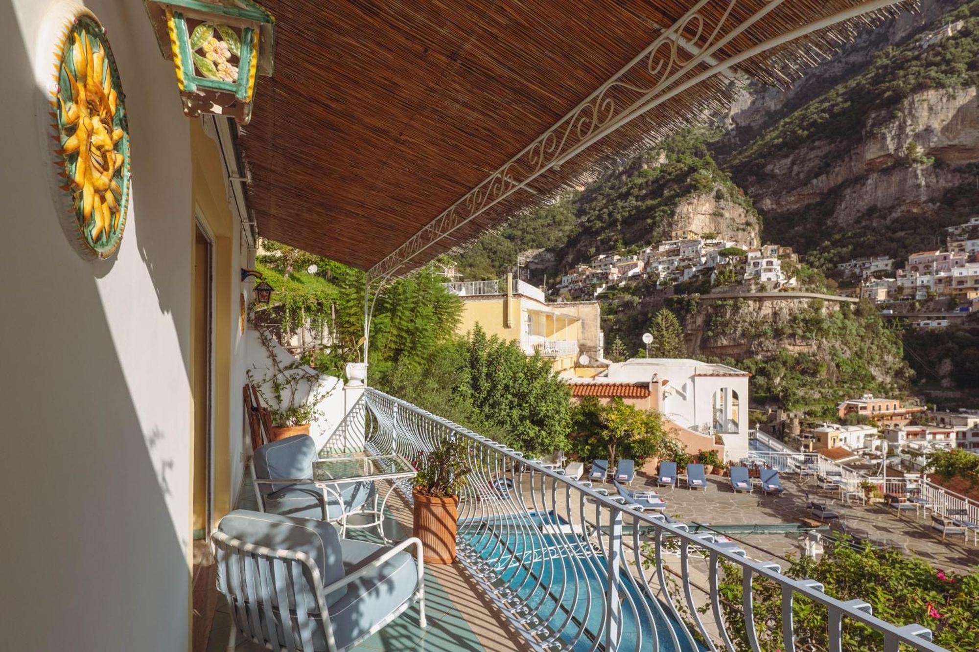 Poseidon Hotel 4*