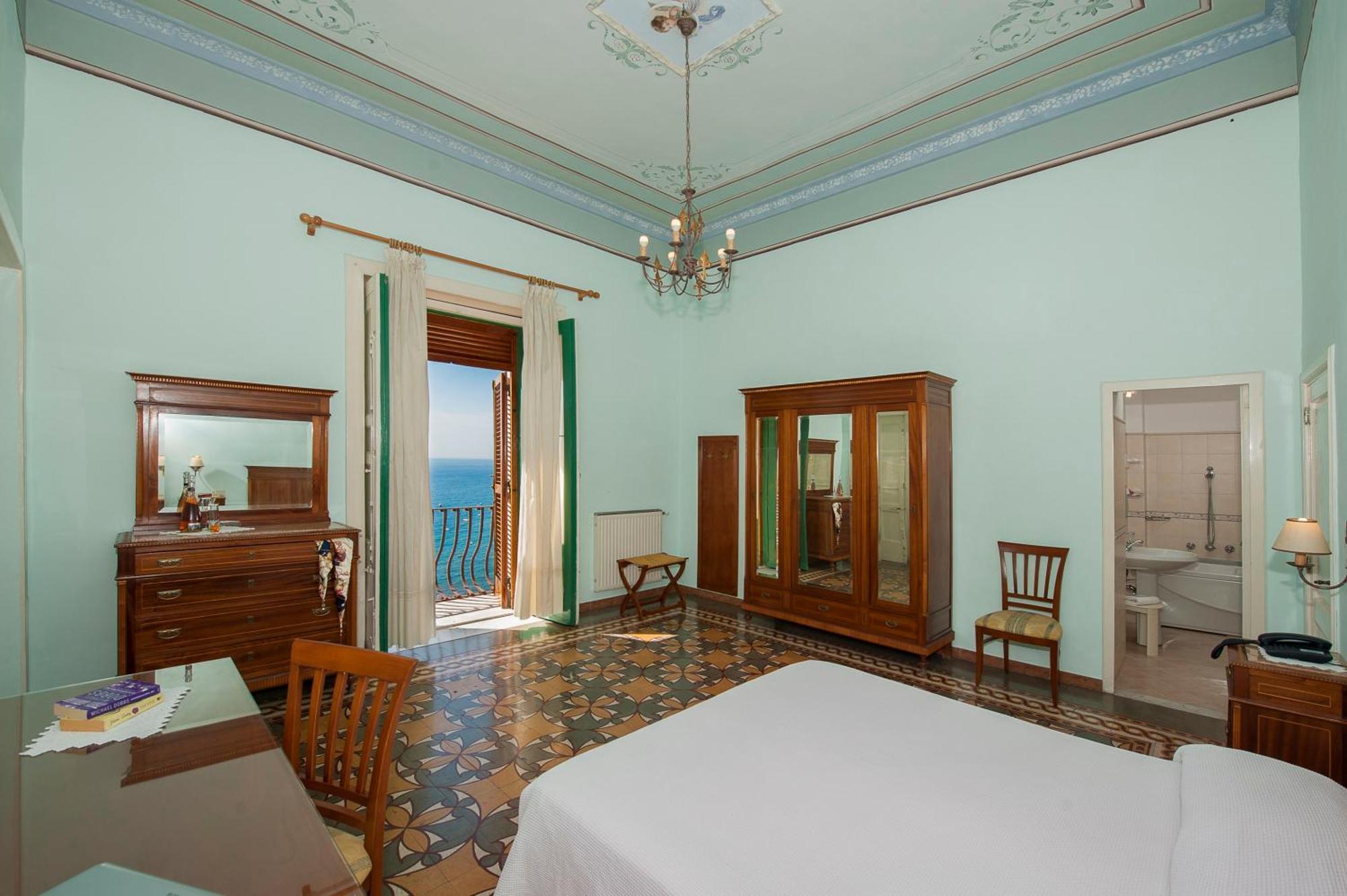 California Hotel 3*