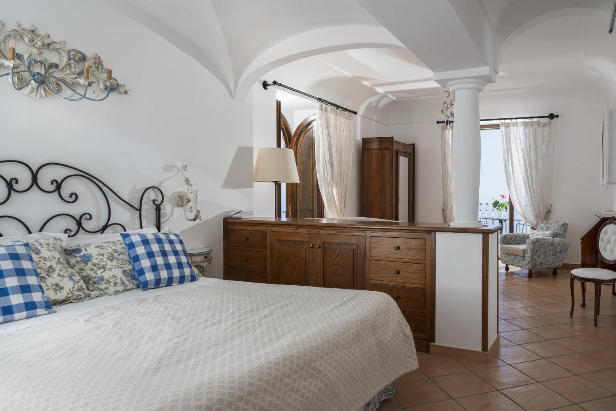 Estate4home - Degli Dei
