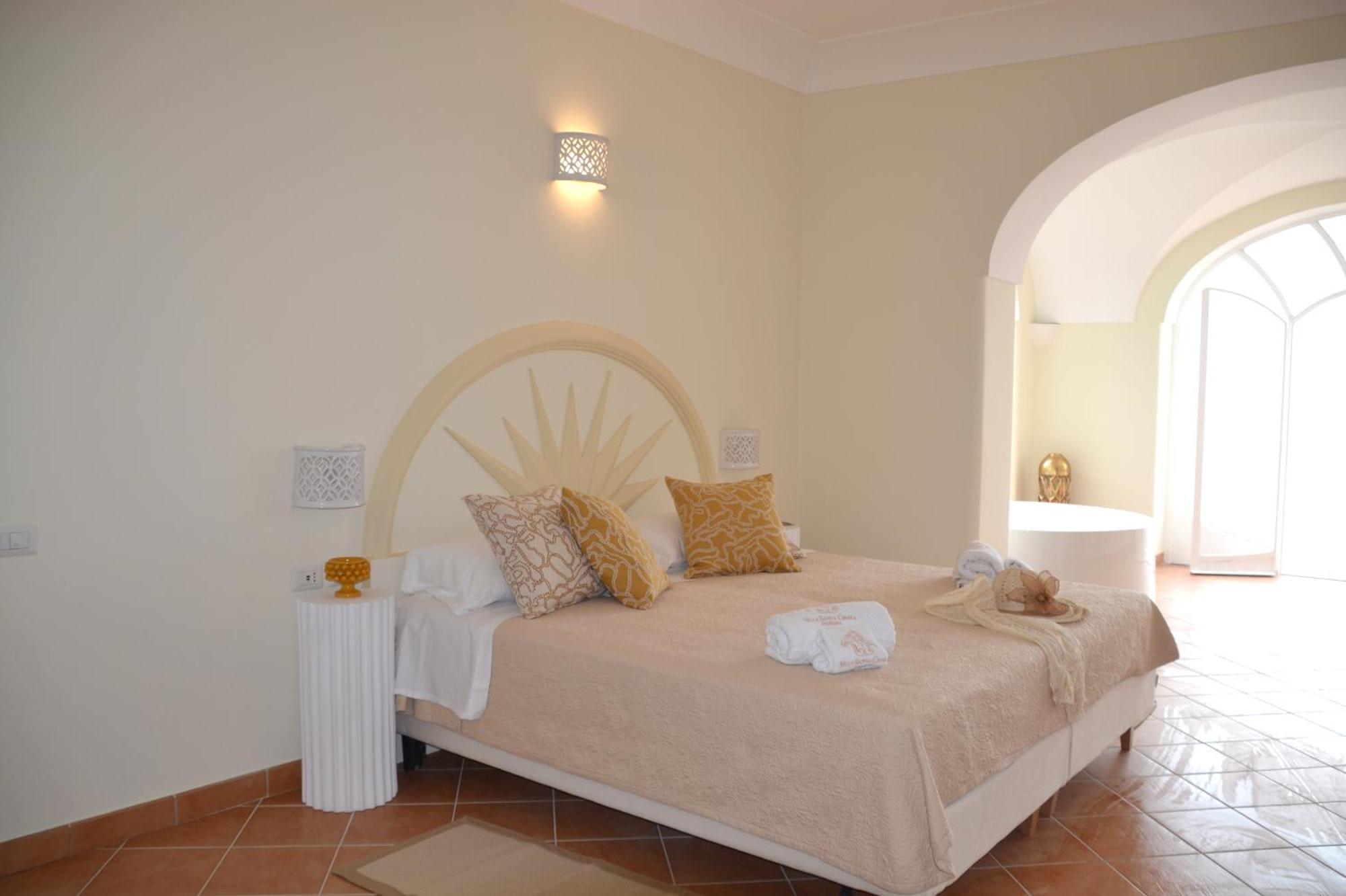 Hotel Santa Chiara 4*