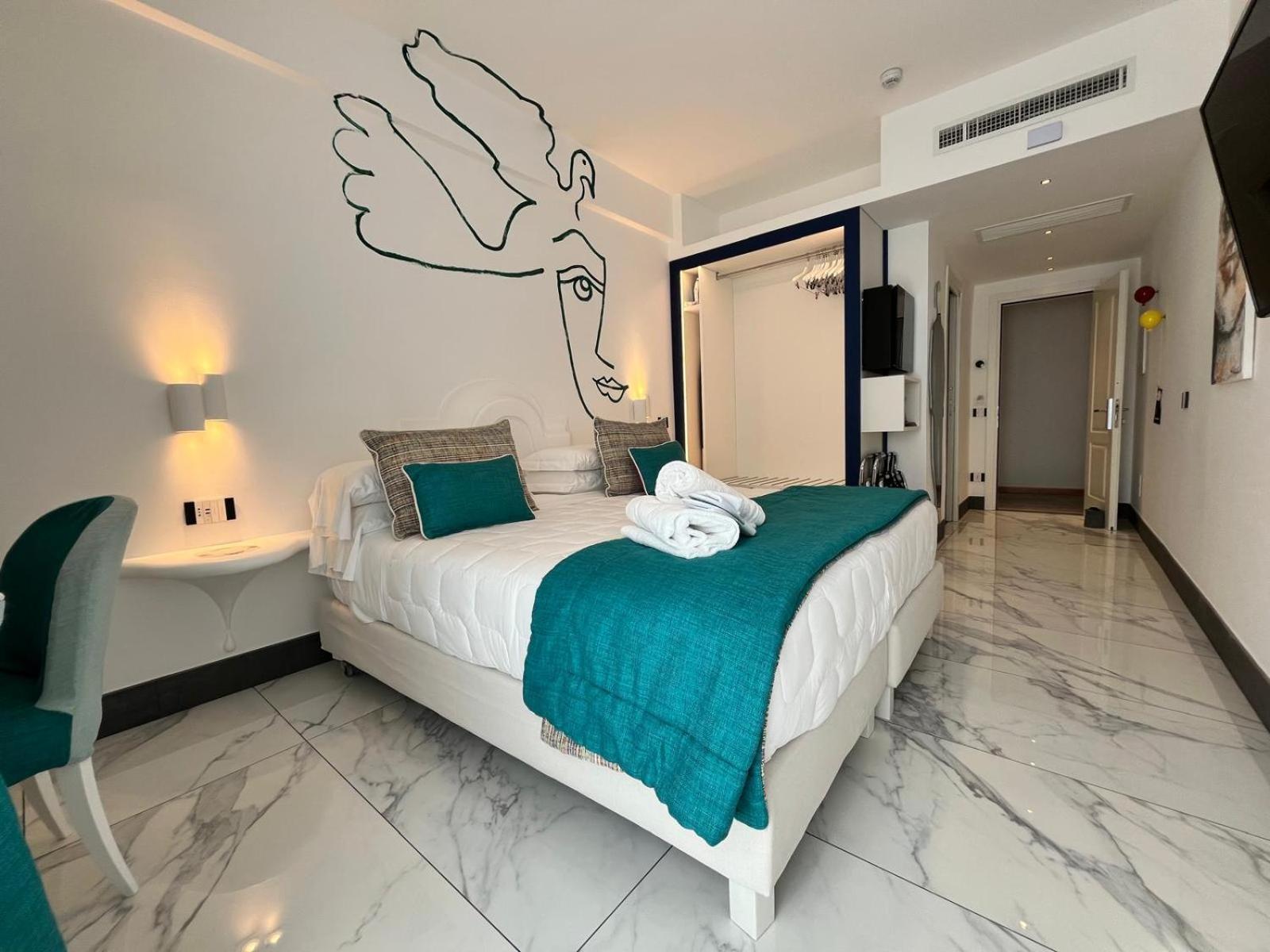 Hotel Art Pasitea 4*