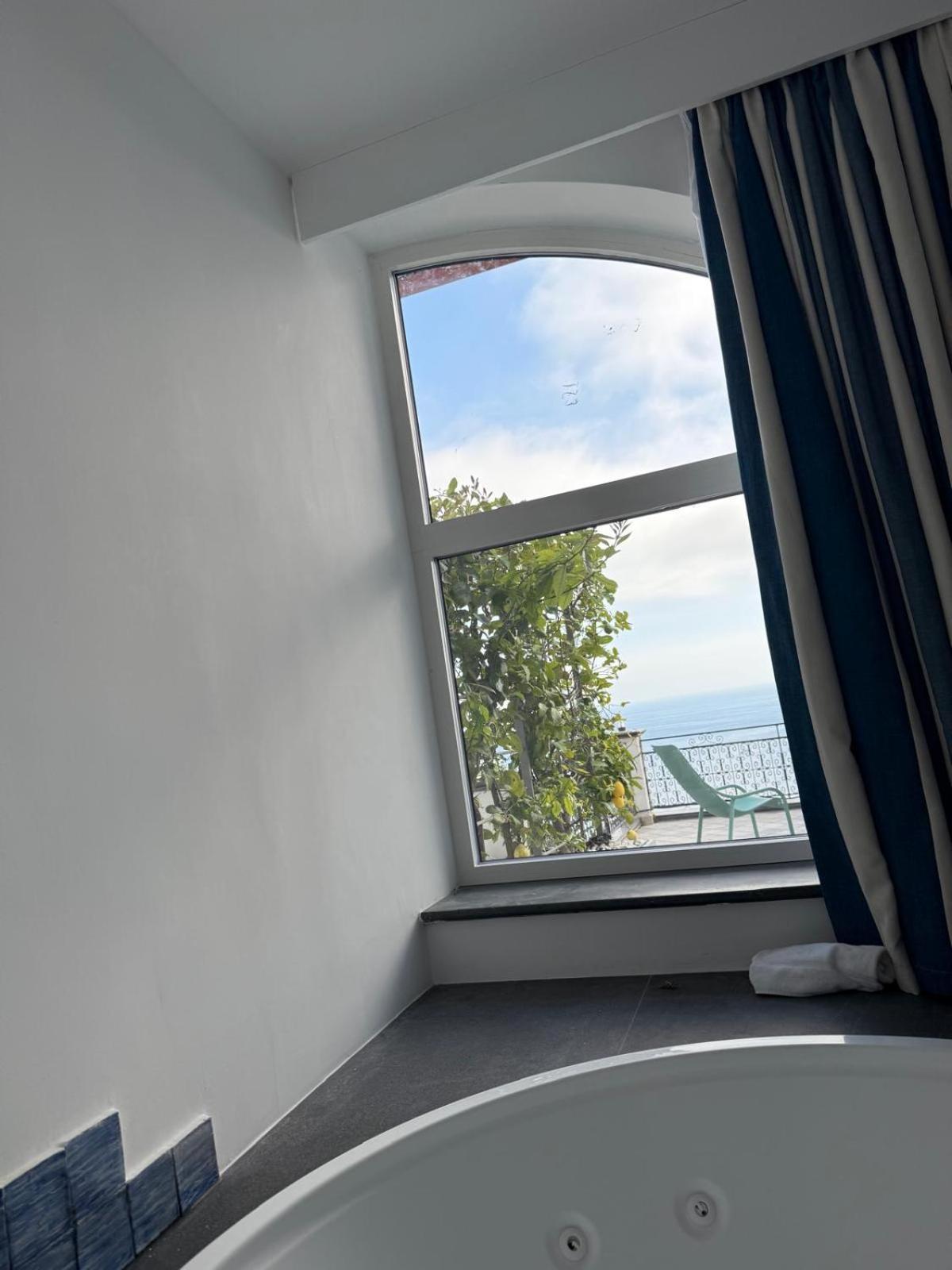 Hotel Art Pasitea 4*