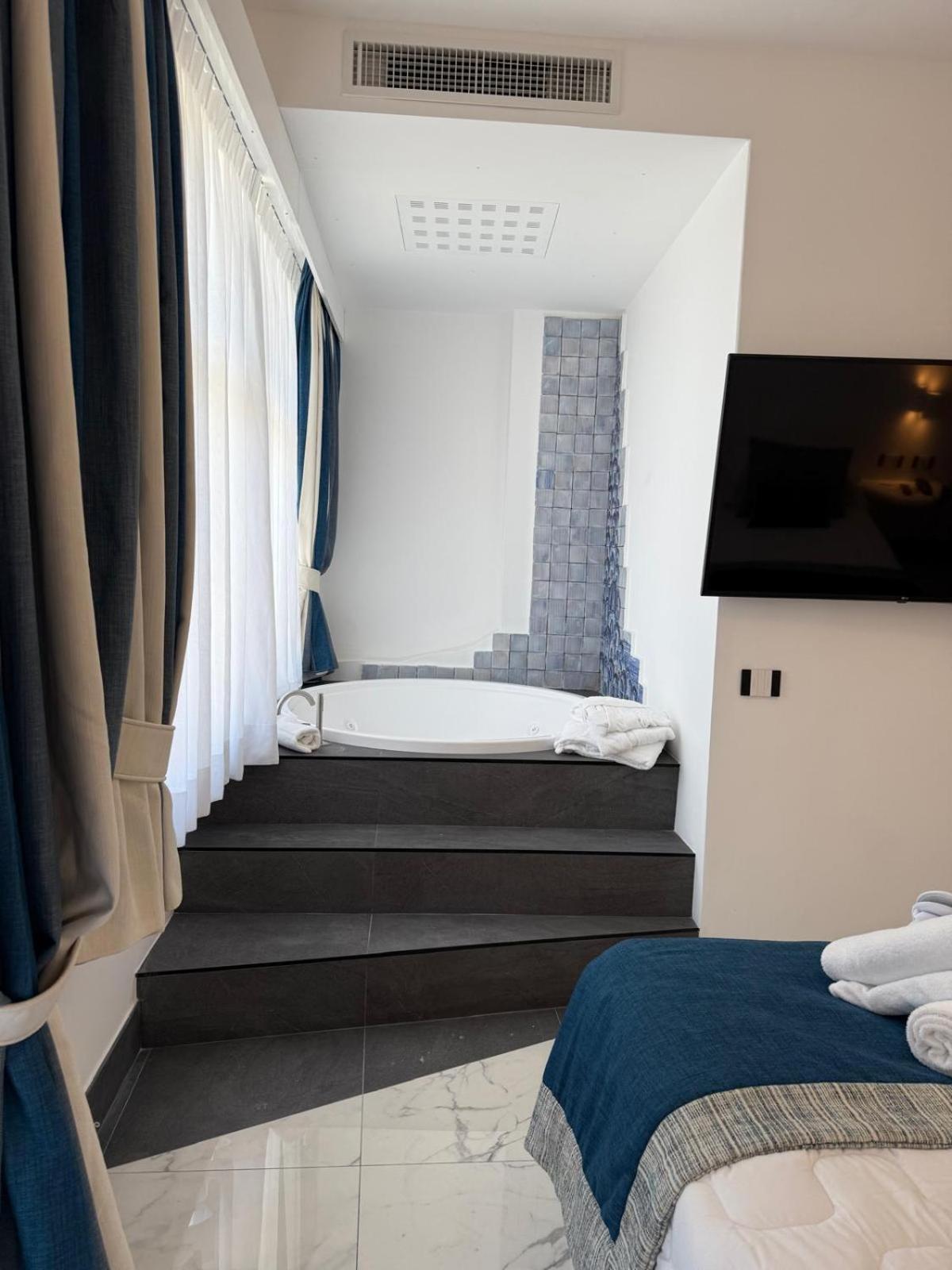 Hotel Art Pasitea 4*