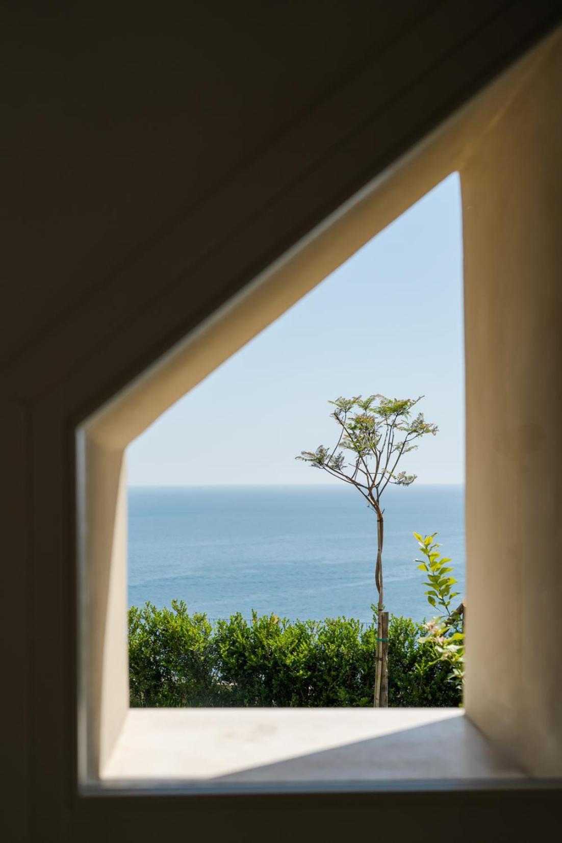 Romito - Sea View, Location *