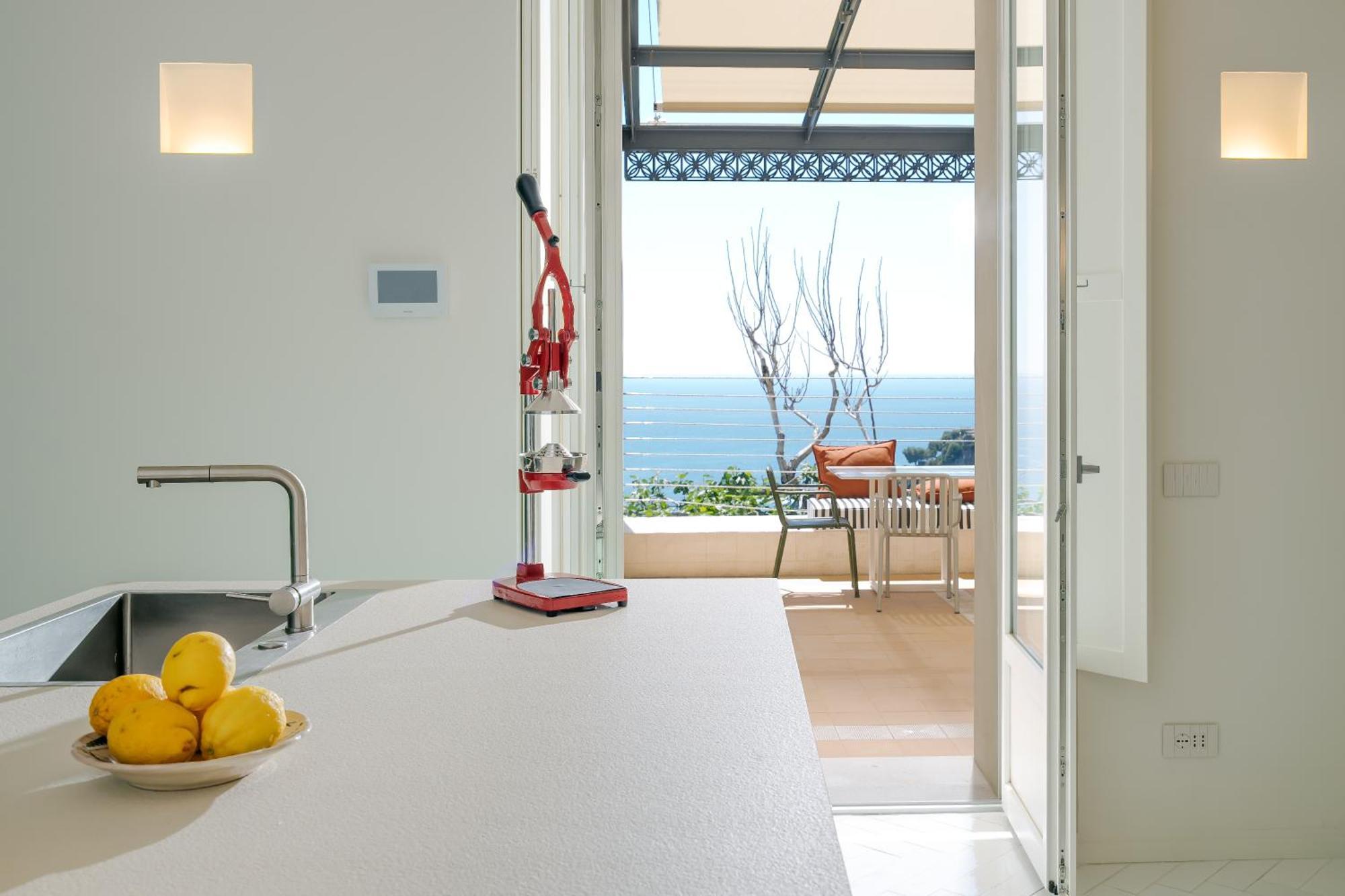 Villa Romito - Sea View, Location *