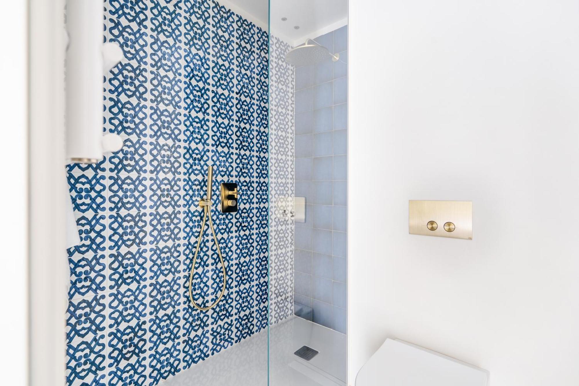 Romito - Sea View, Location *