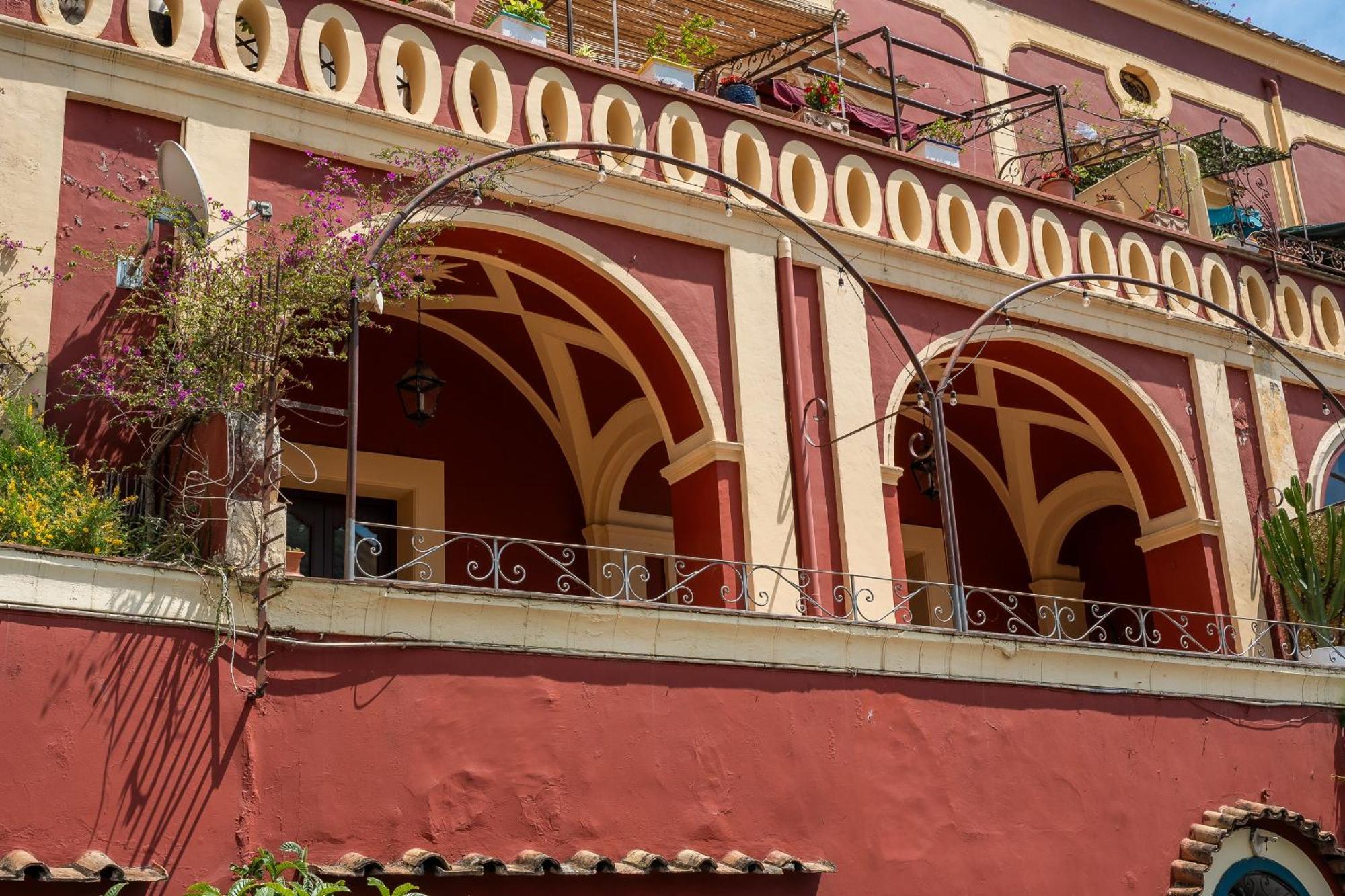 Casa Teodora - *