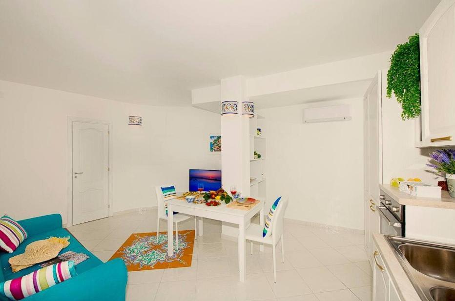 Located In The Historic Center! Positano