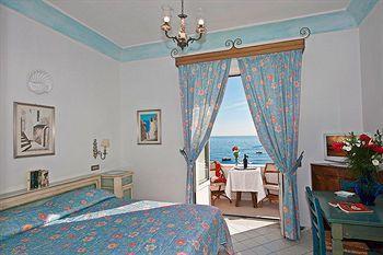 Flavio Gioia 3* Positano