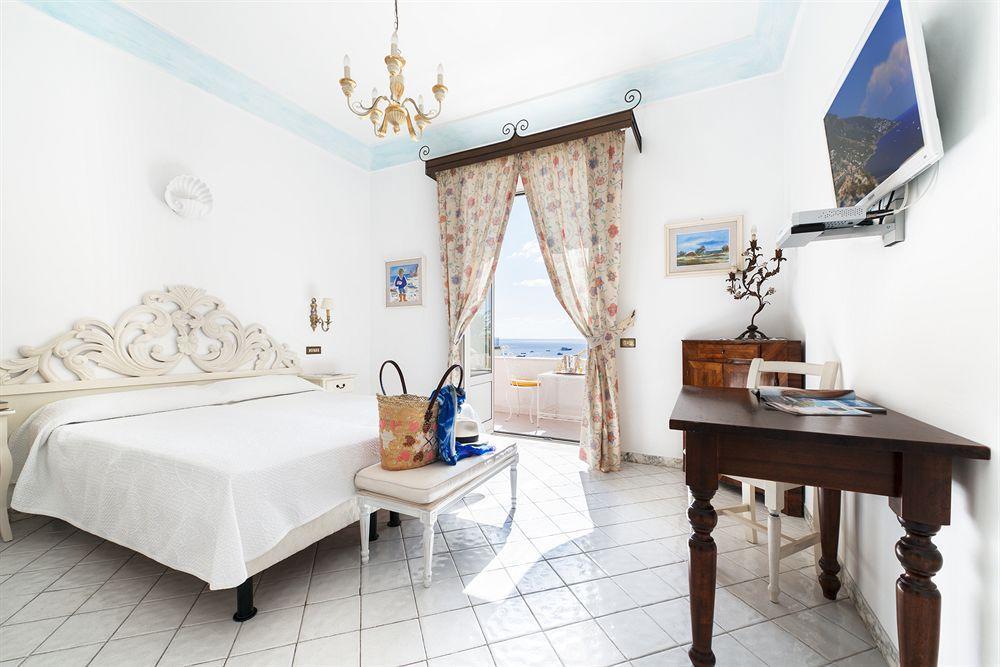 Flavio Gioia Aparthotel