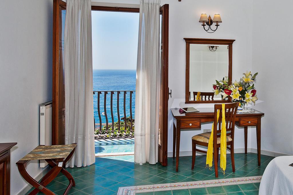 California Hotel Positano