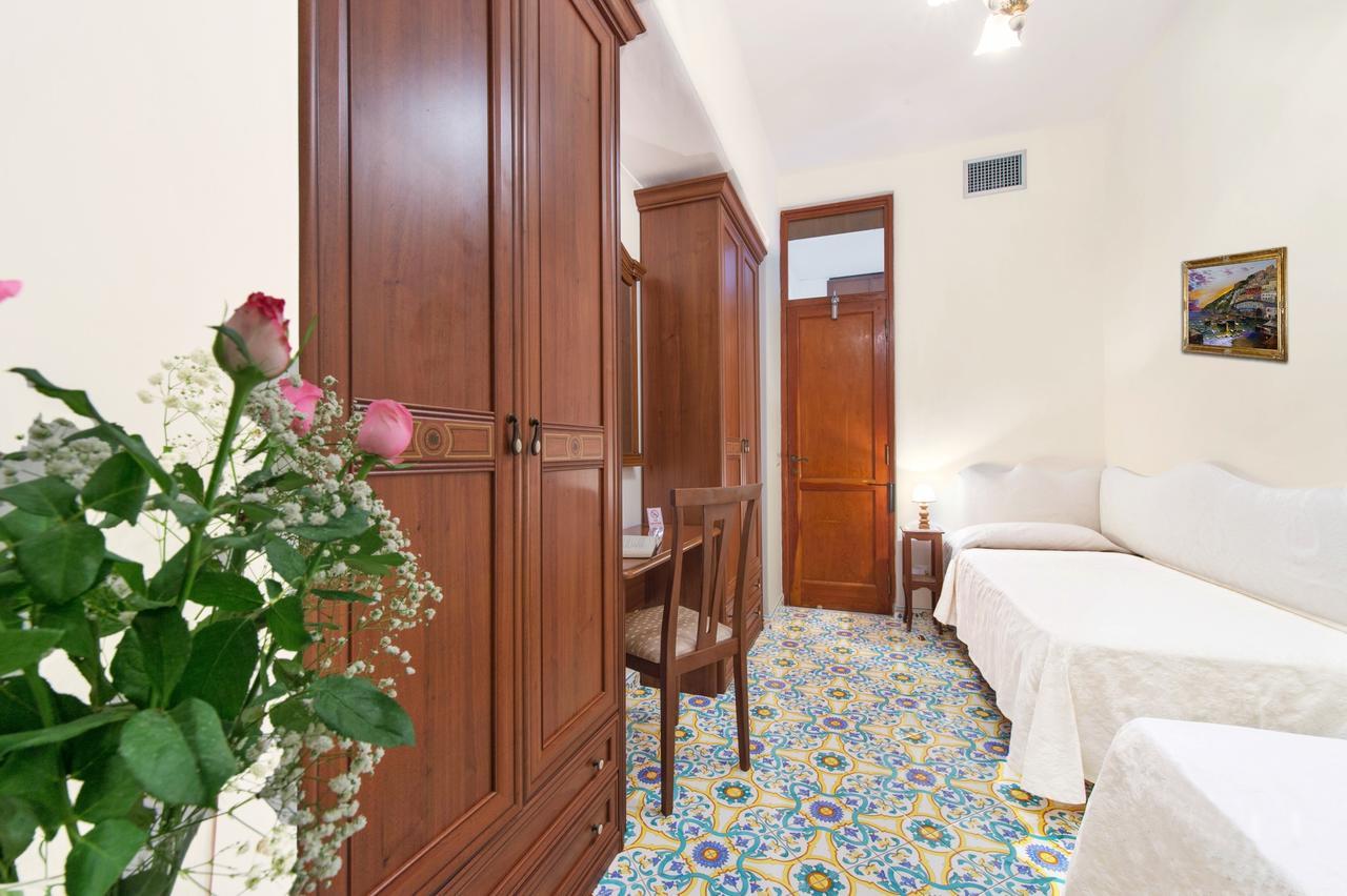 Apartment Costanzo Front