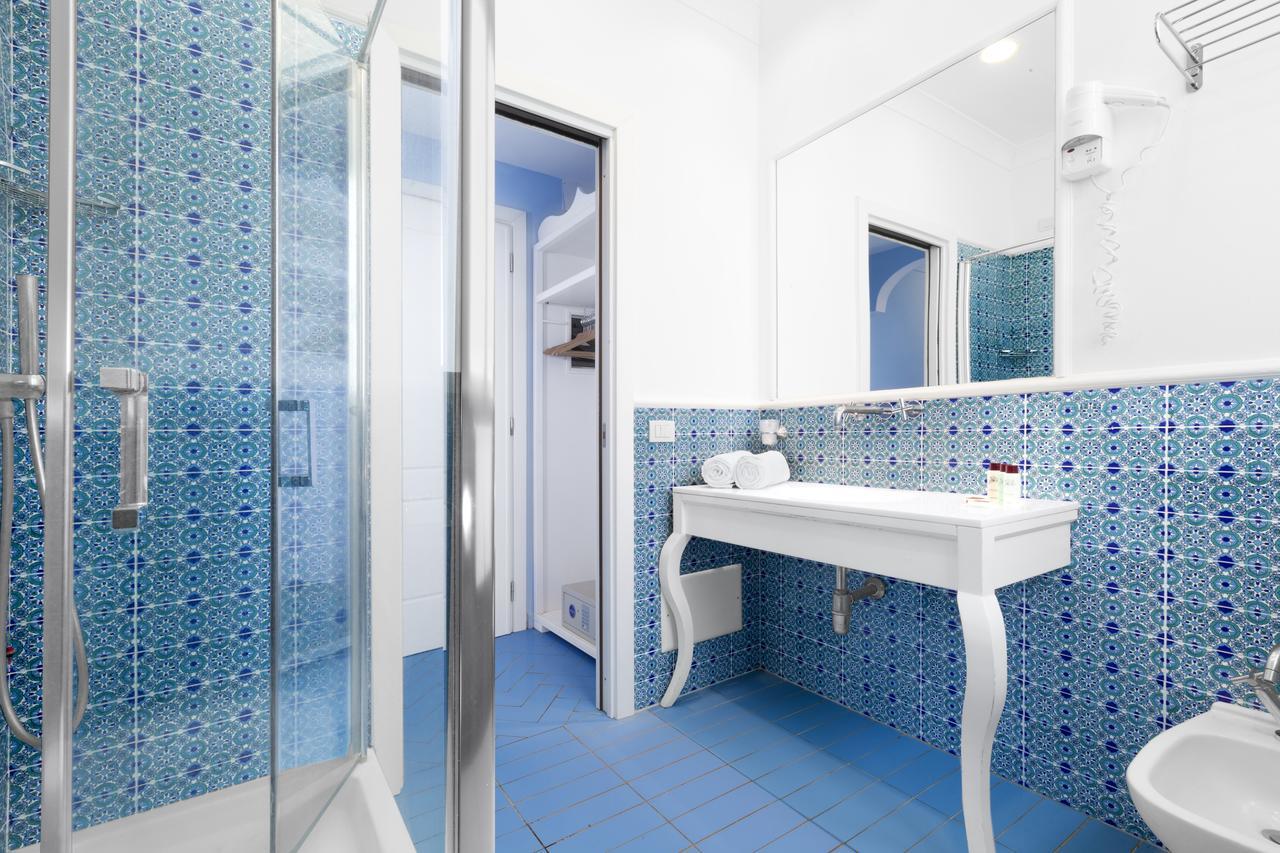 Bougainville Hotel