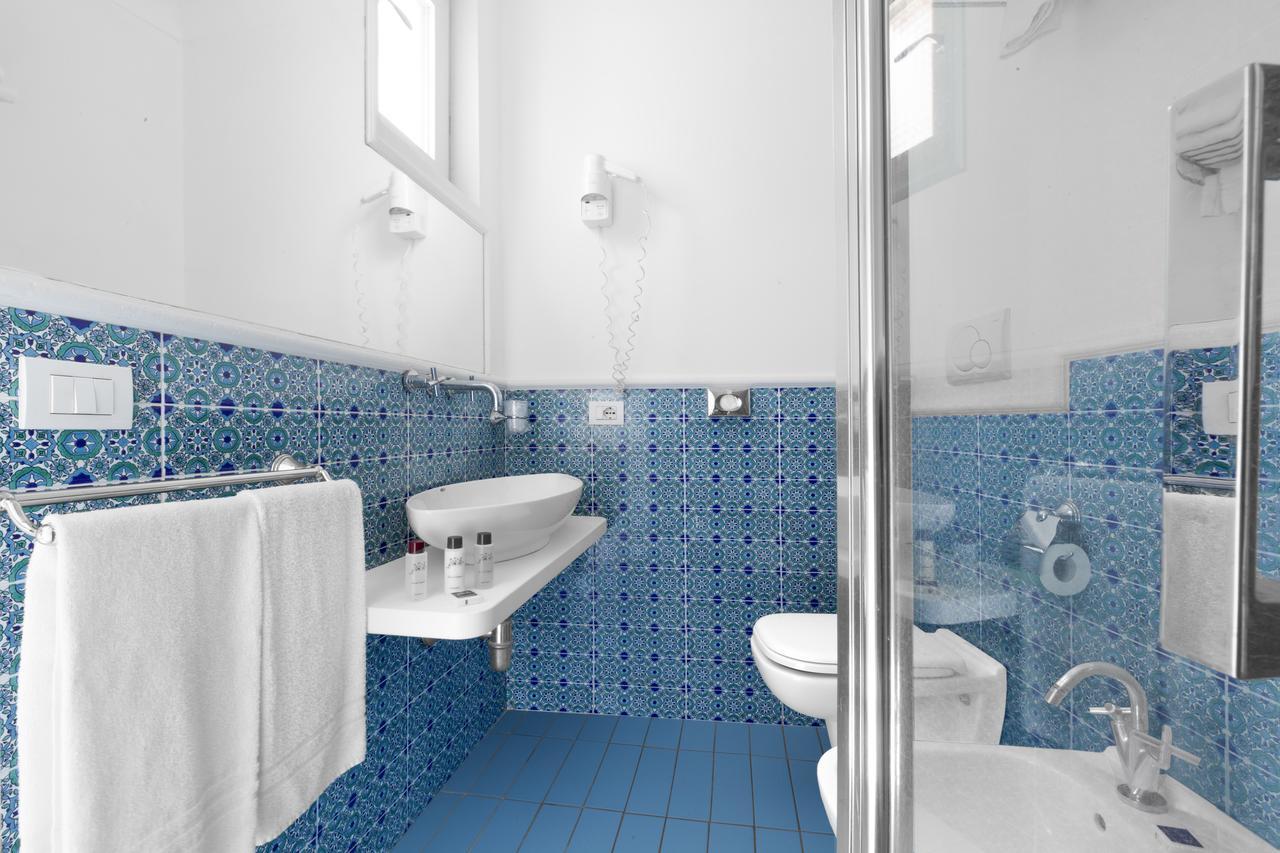 Bougainville Hotel