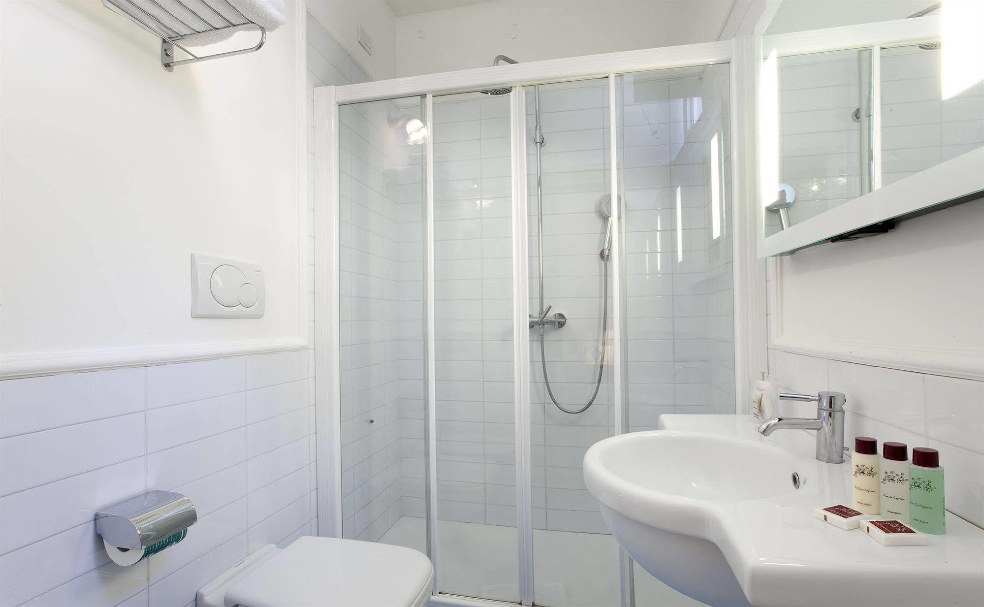 Bougainville Hotel 3*